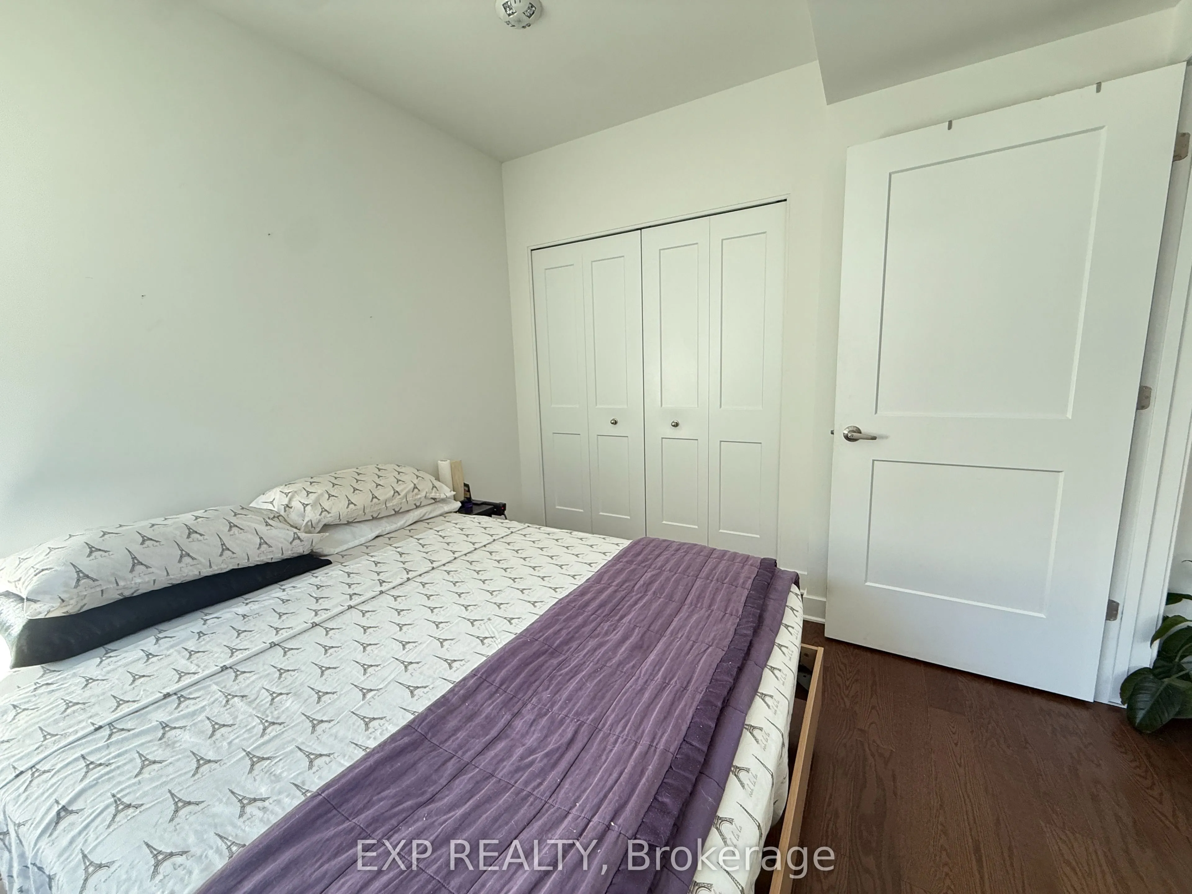 180 George Street #1001