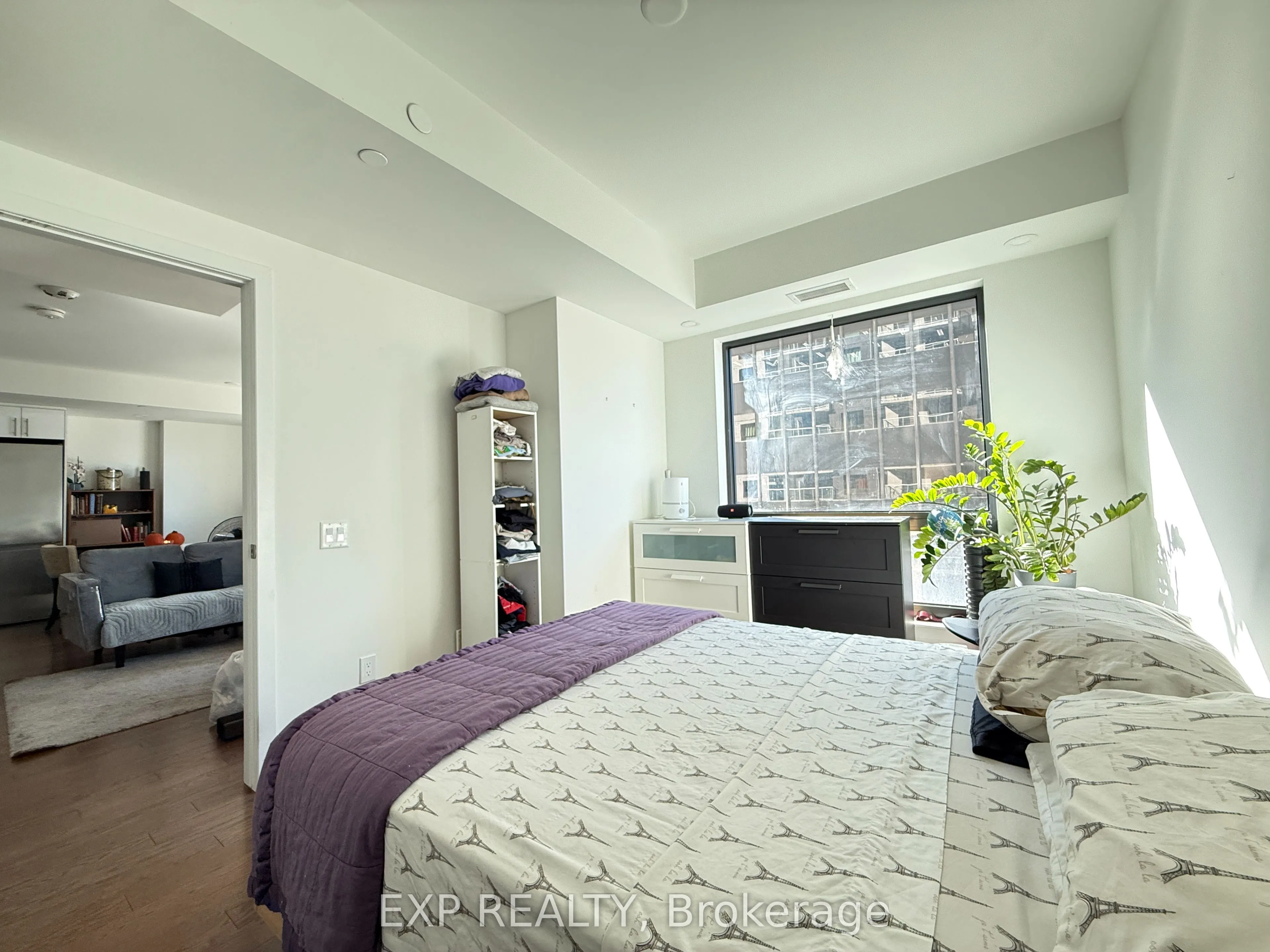 180 George Street #1001