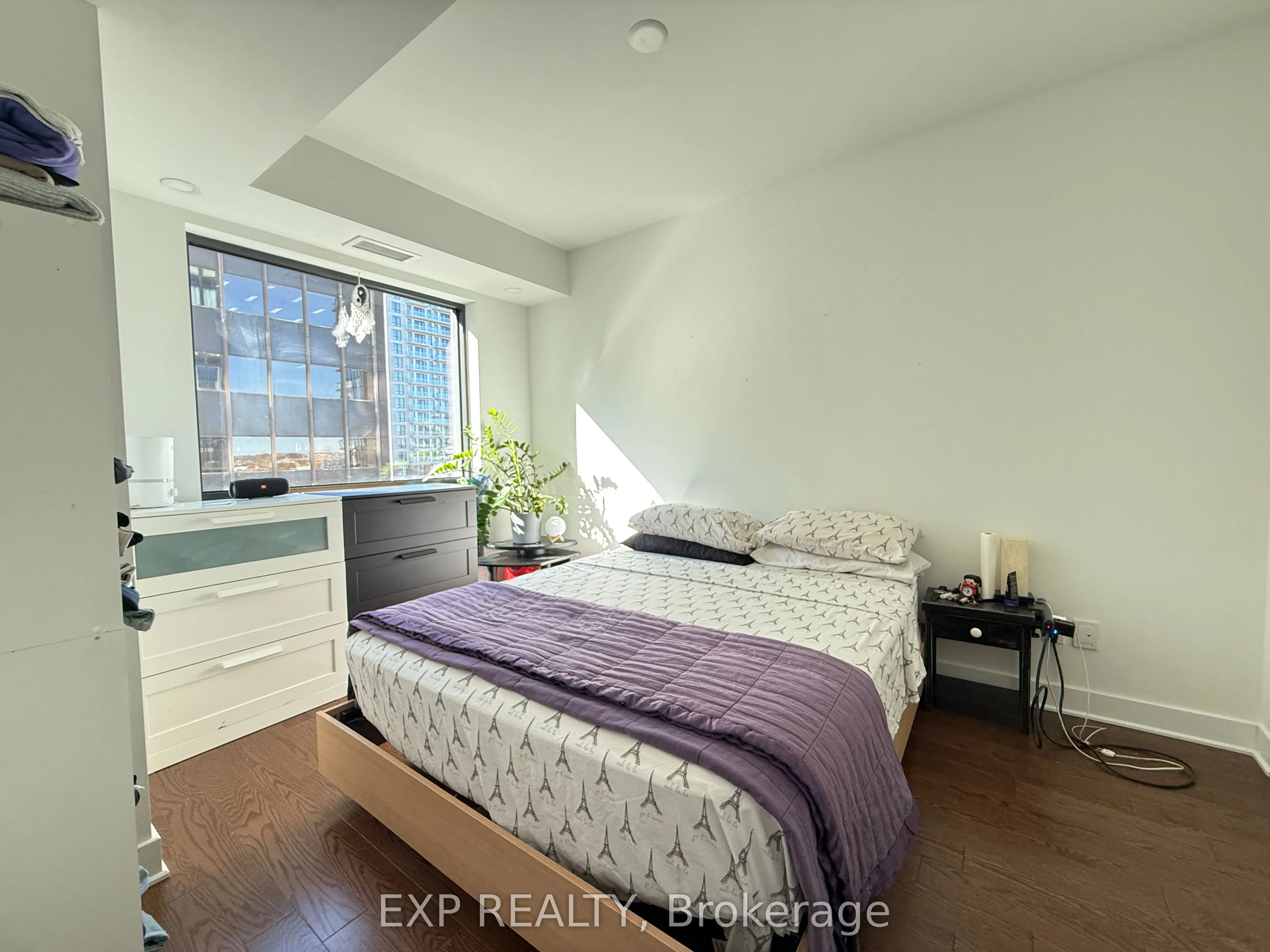 180 George Street #1001