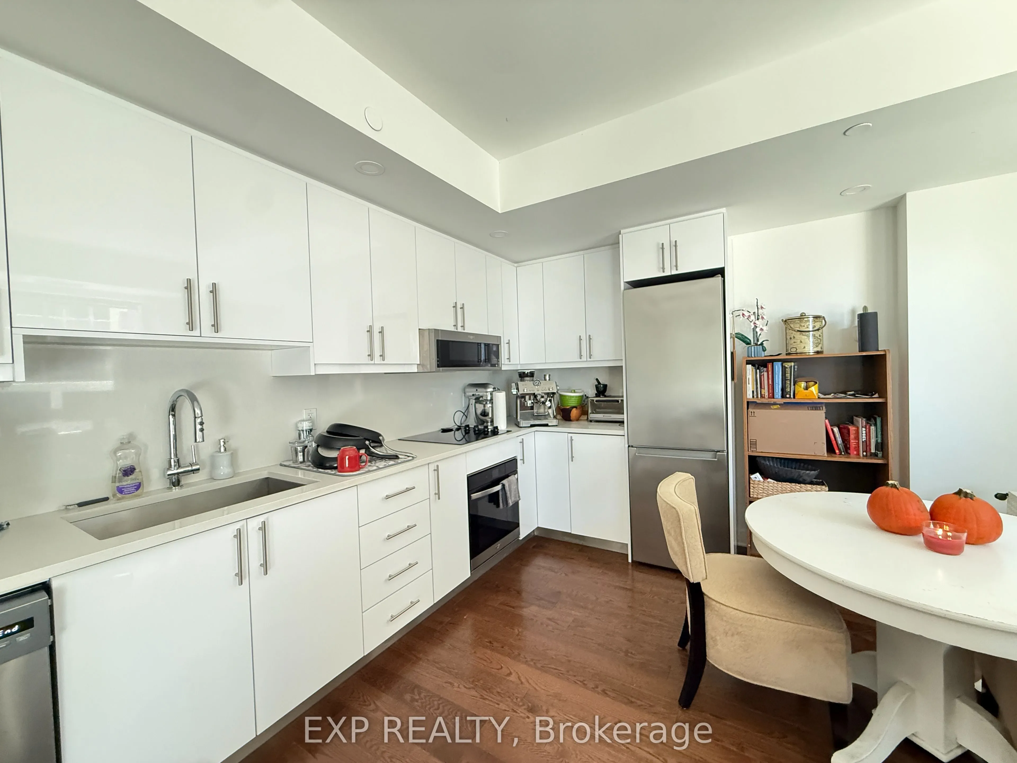 180 George Street #1001