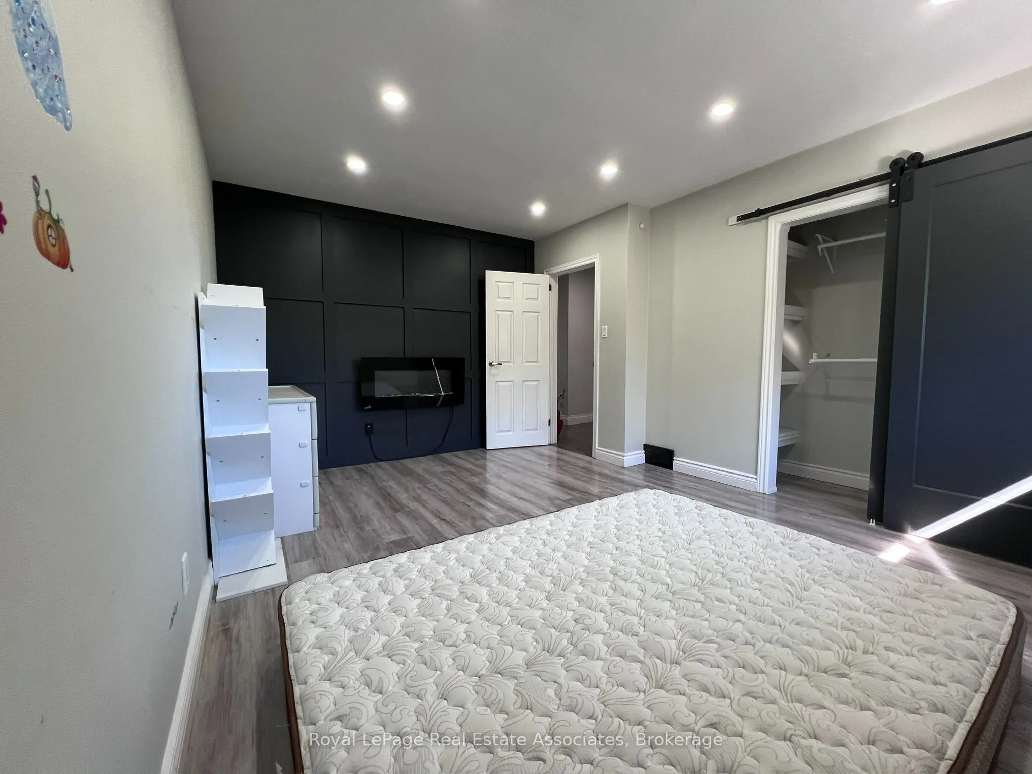 222 Columbia Drive #Upper