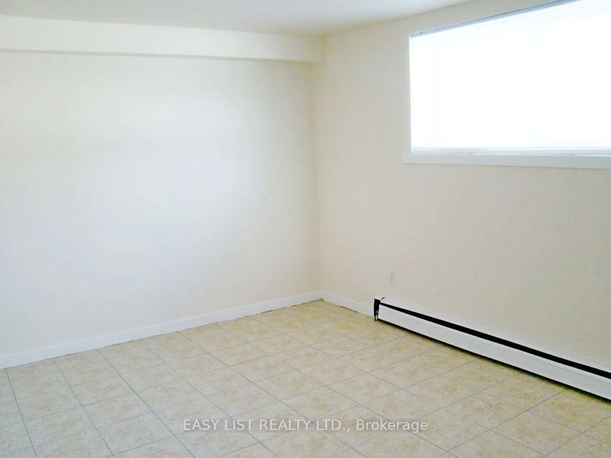 8650 Wyandotte Street E #27