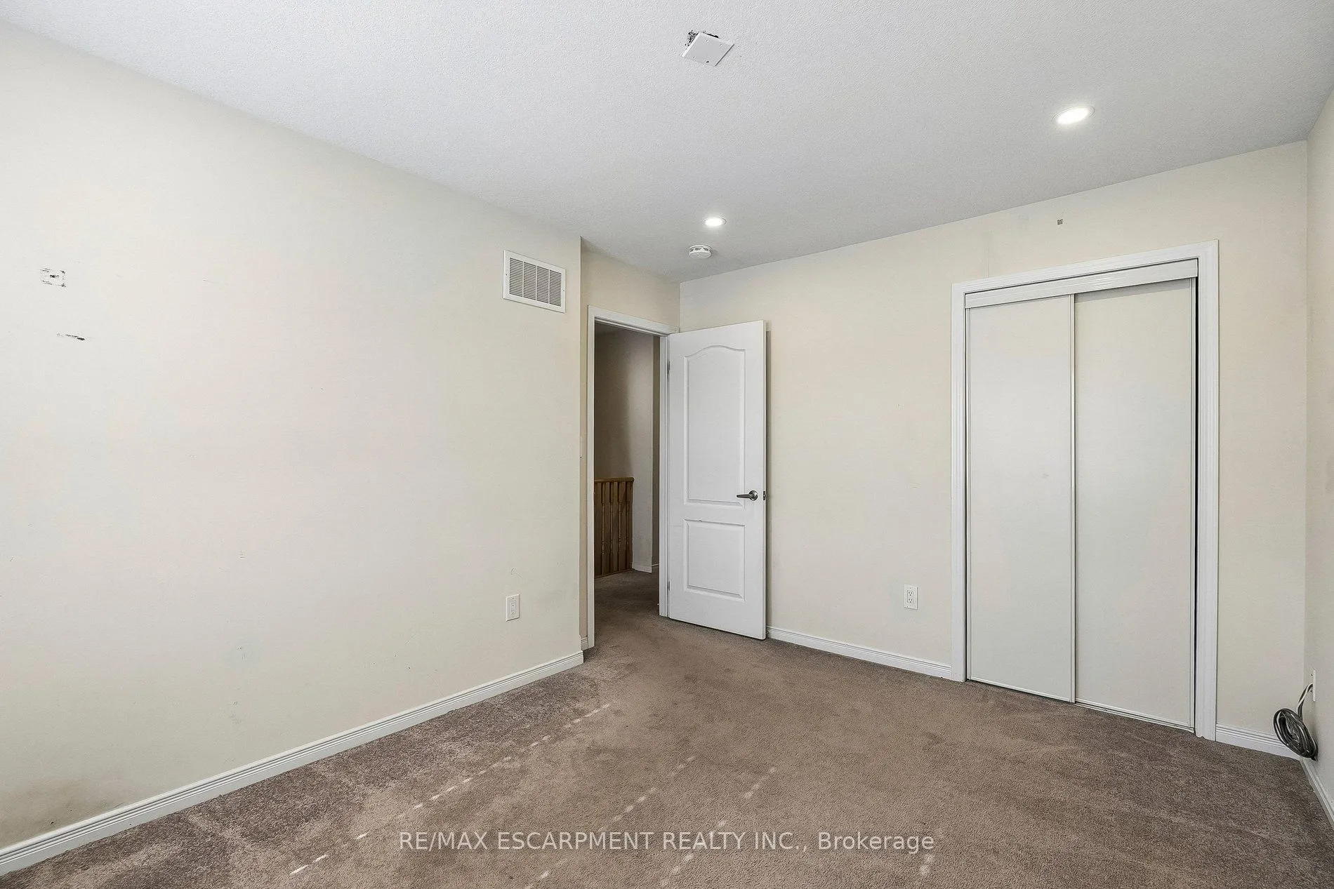 16 Alexandra Drive