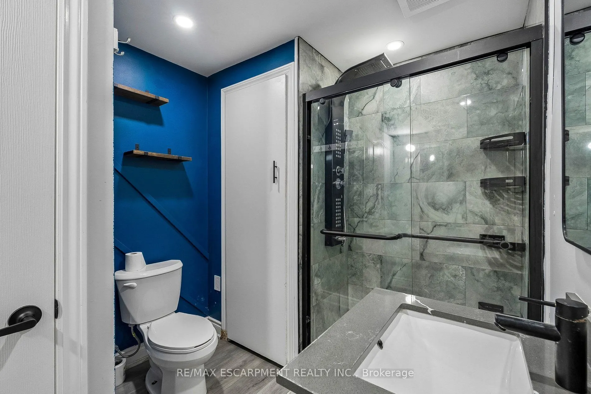 16 Alexandra Drive
