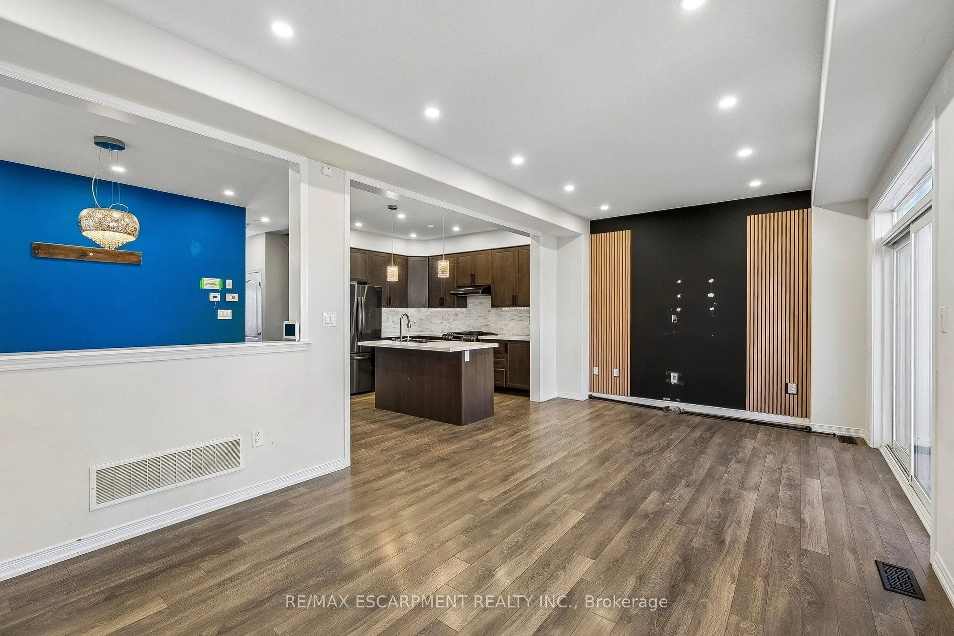 16 Alexandra Drive
