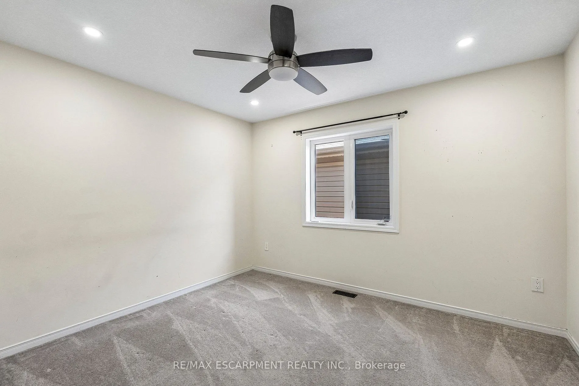 16 Alexandra Drive