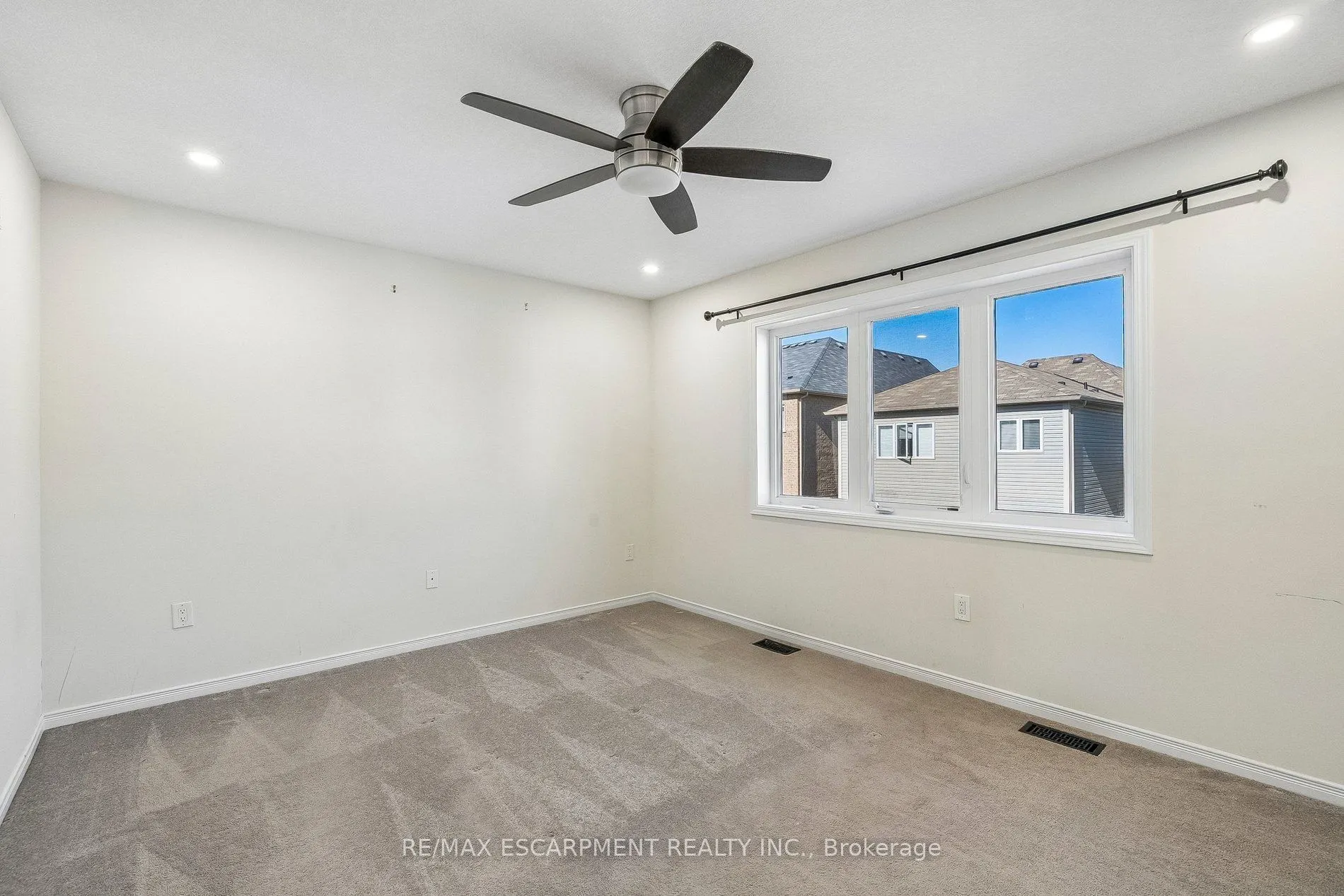 16 Alexandra Drive