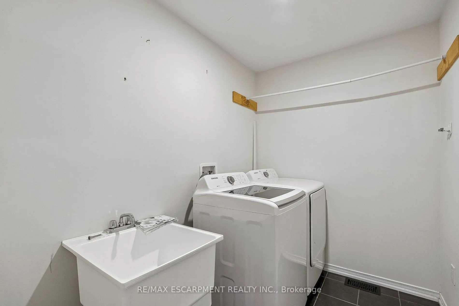 16 Alexandra Drive