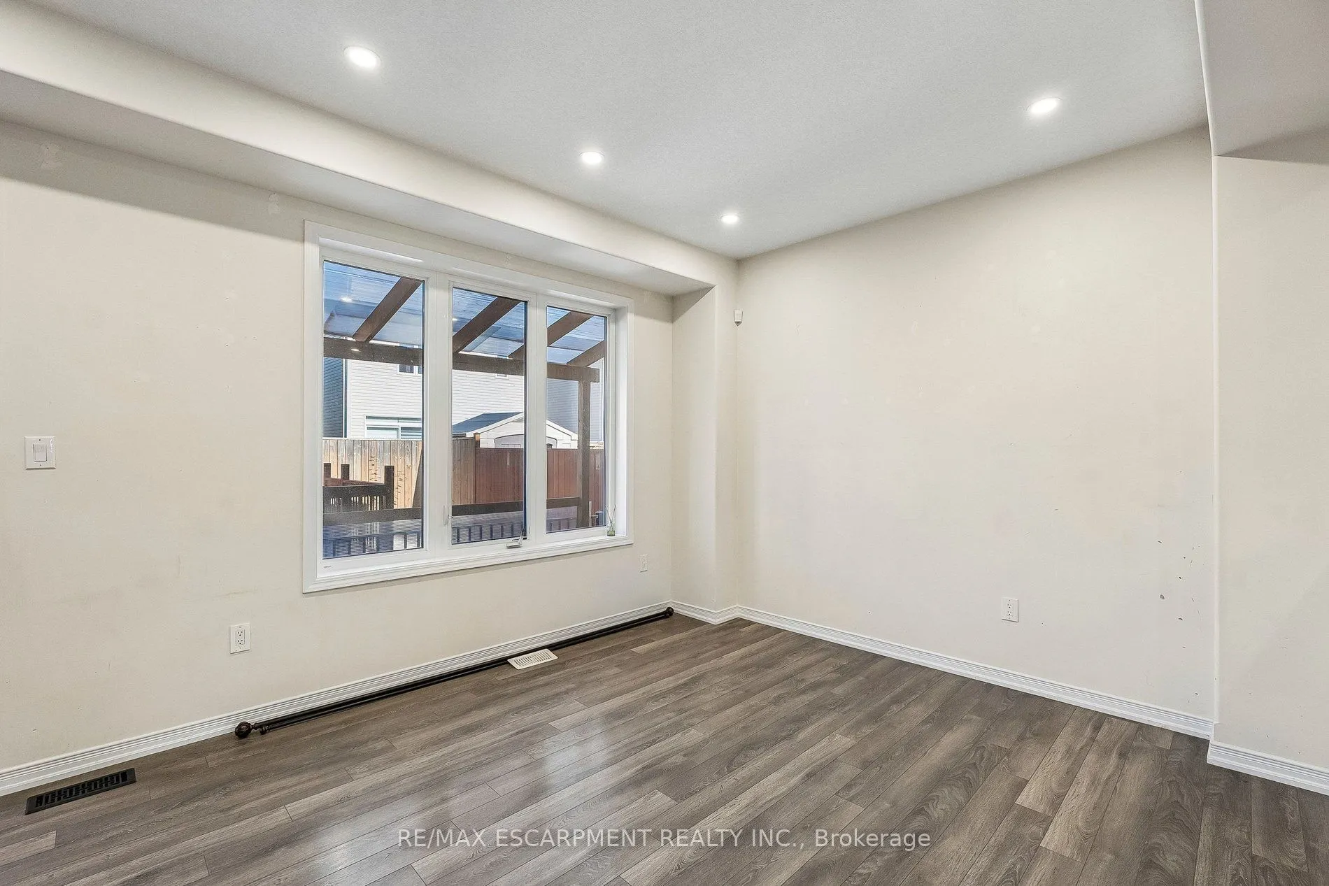 16 Alexandra Drive