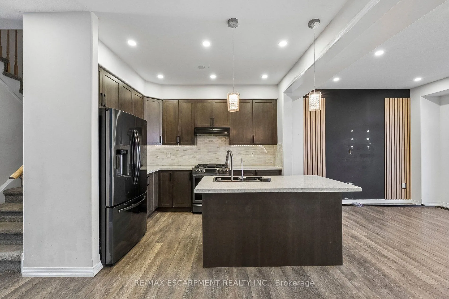 16 Alexandra Drive