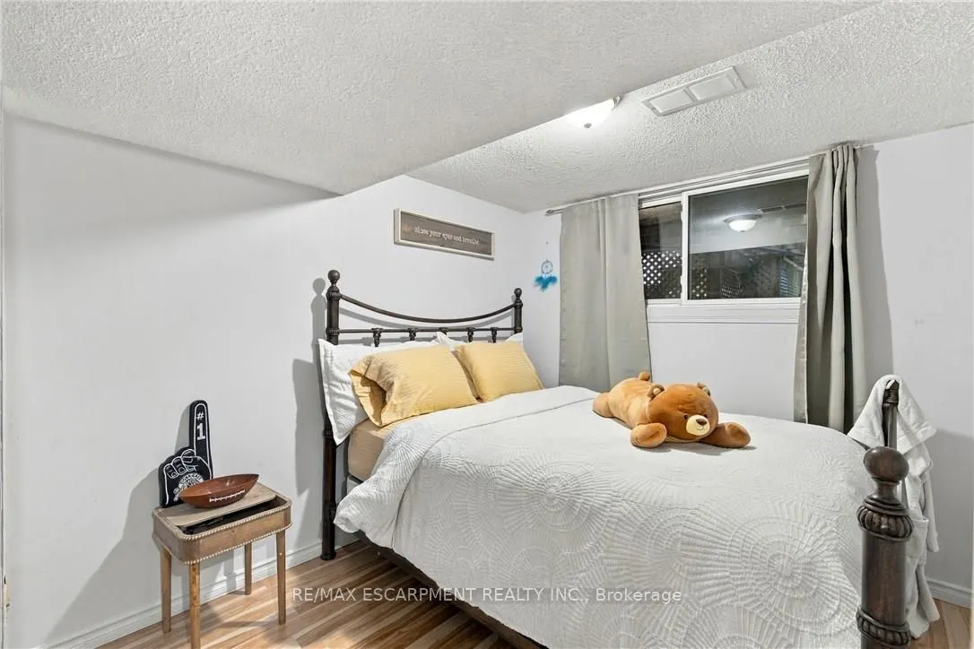12 Glamis Court