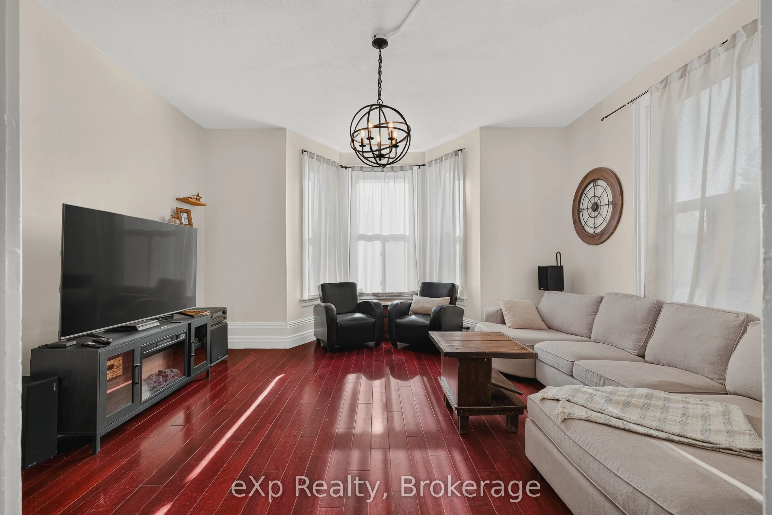 35 Toronto Road