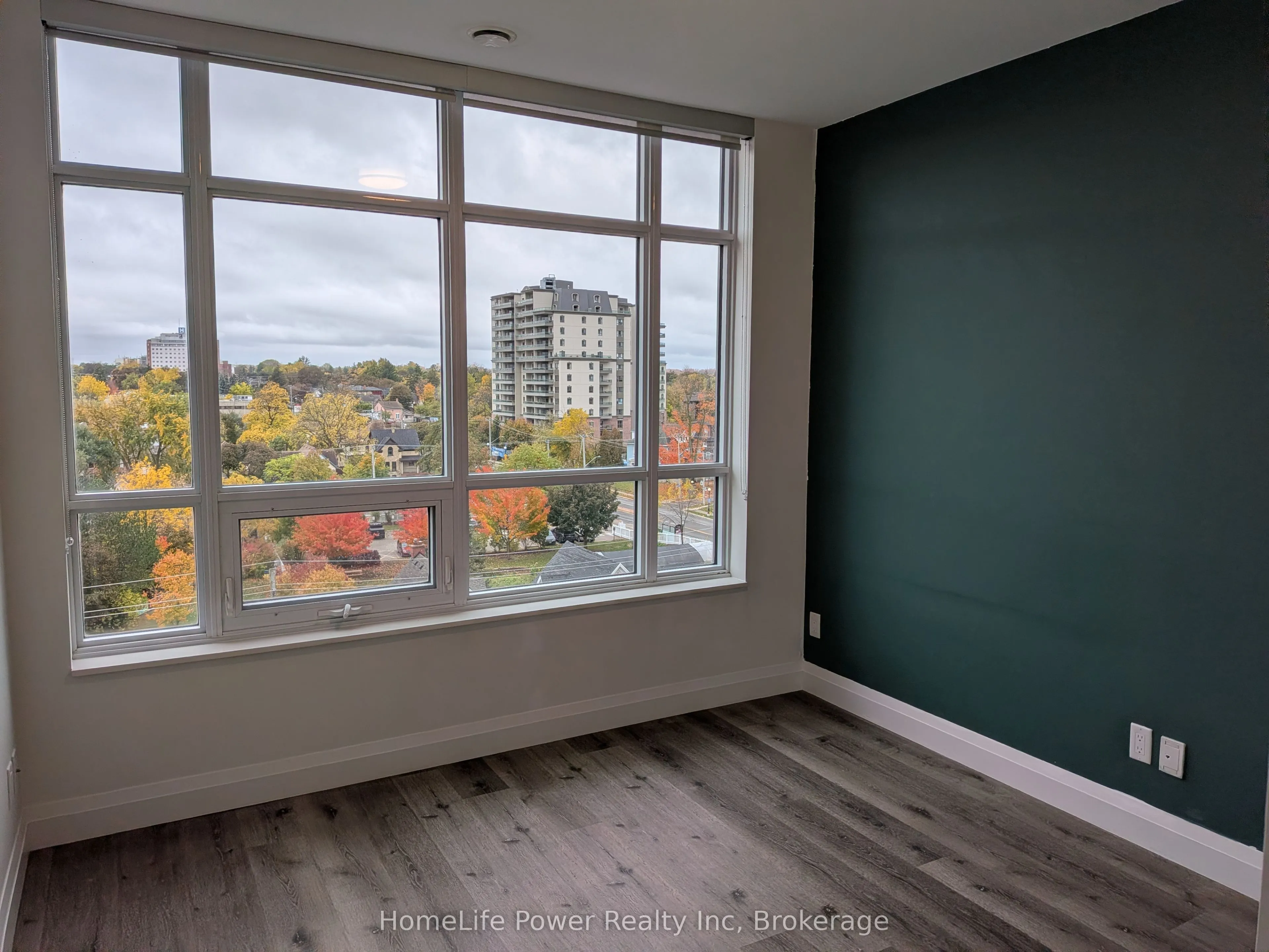 399 Queen Street S #608