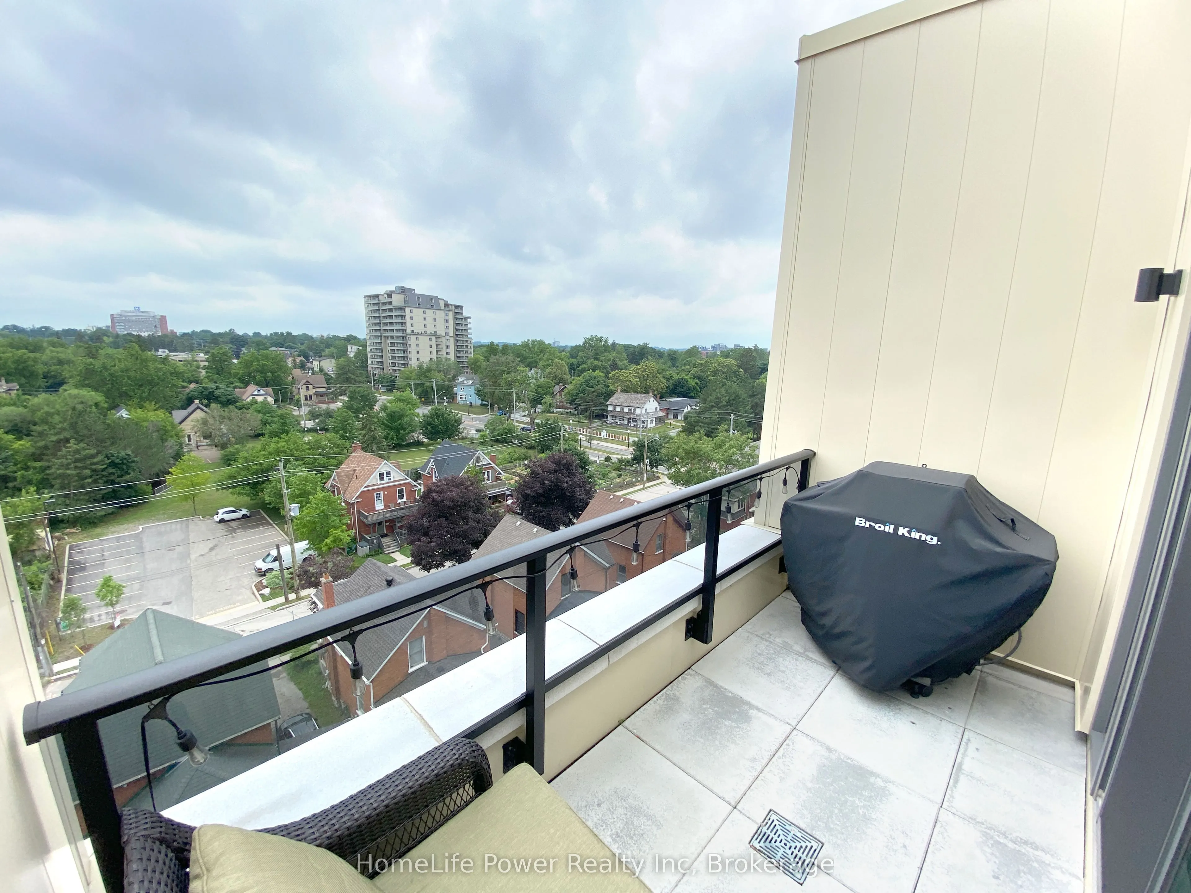 399 Queen Street S #608