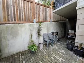 399 Queen Street S #608