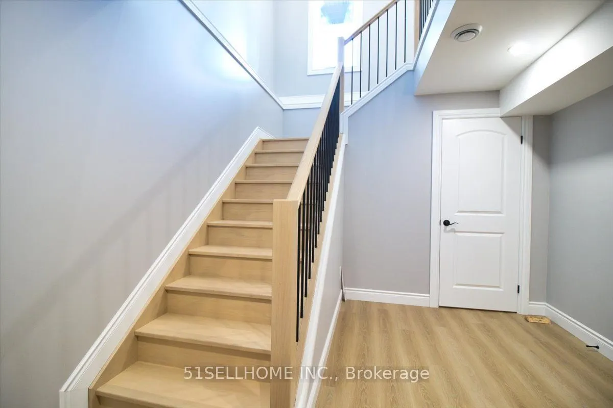 137 Brighton Place W