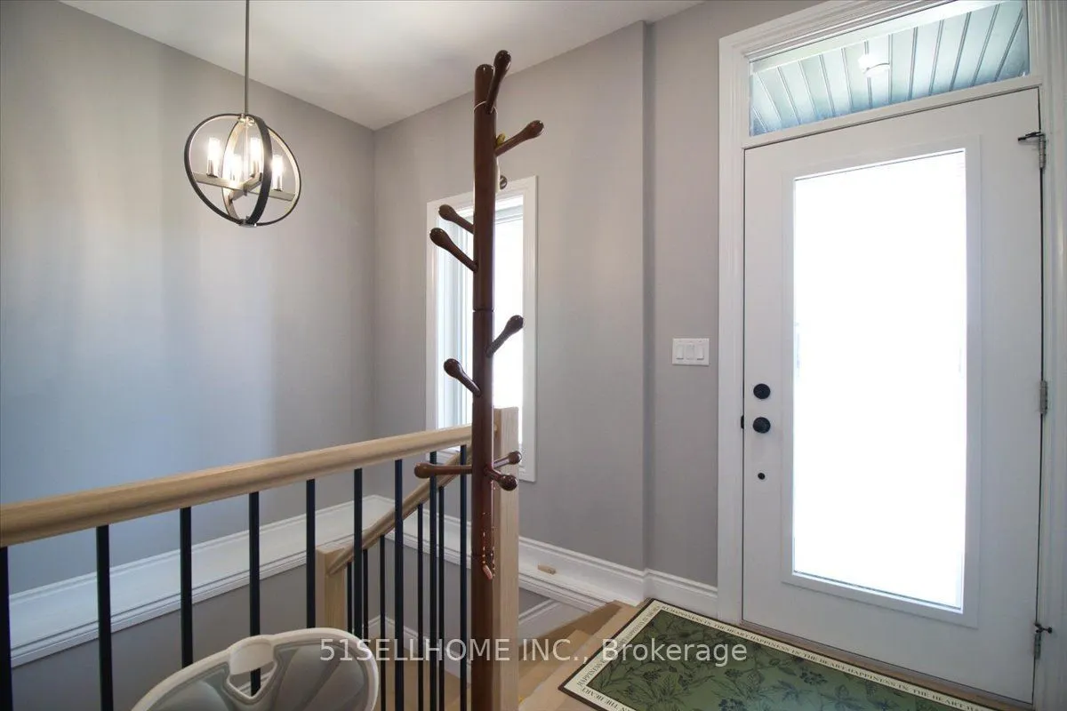137 Brighton Place W