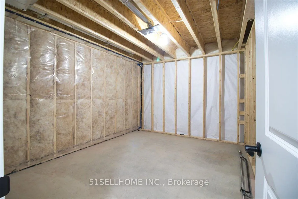 137 Brighton Place W