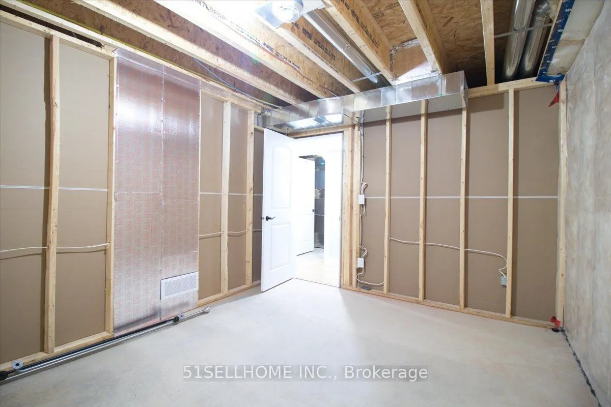 137 Brighton Place W