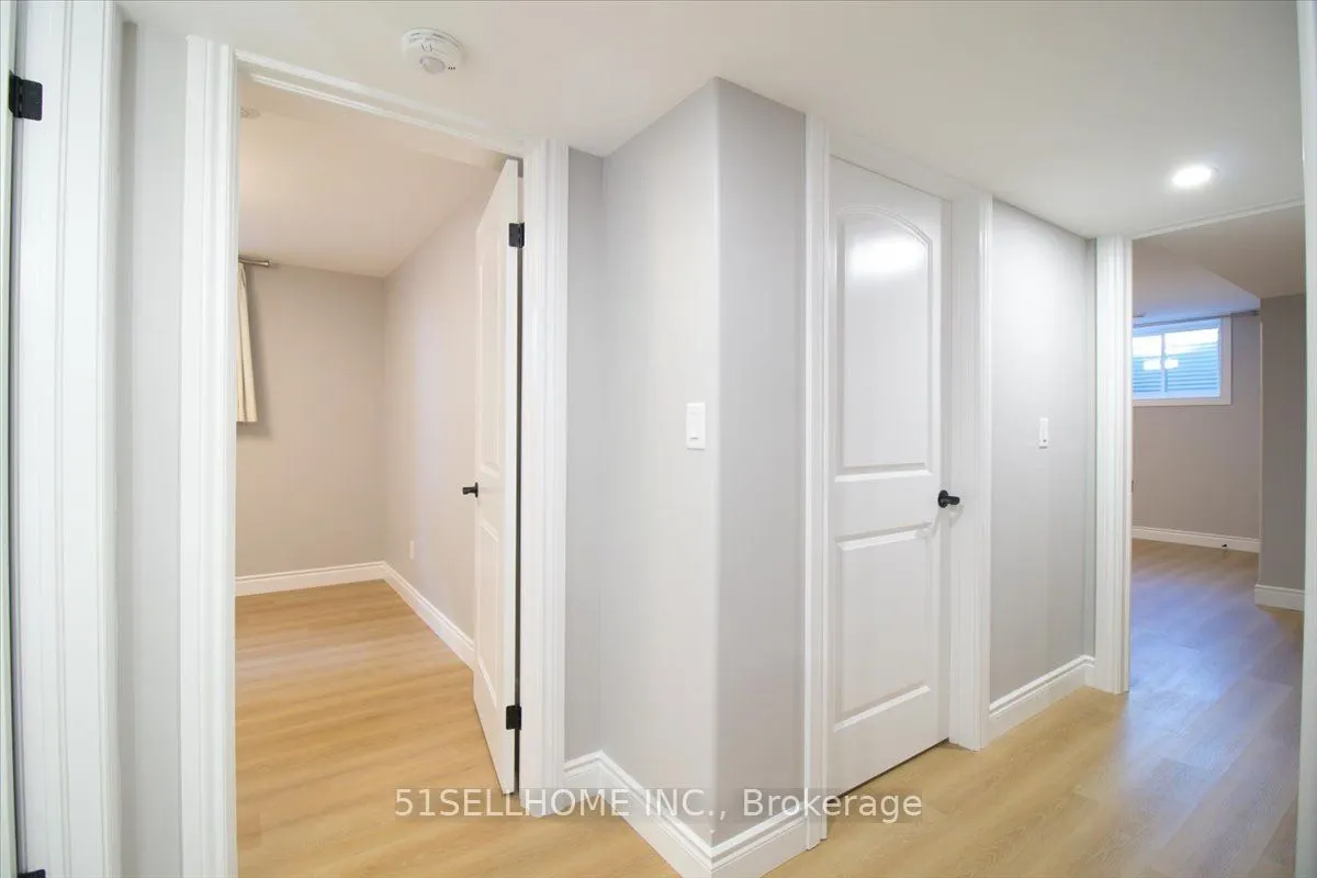 137 Brighton Place W