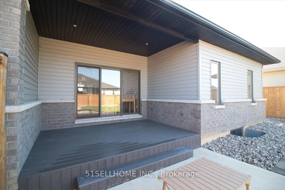 137 Brighton Place W