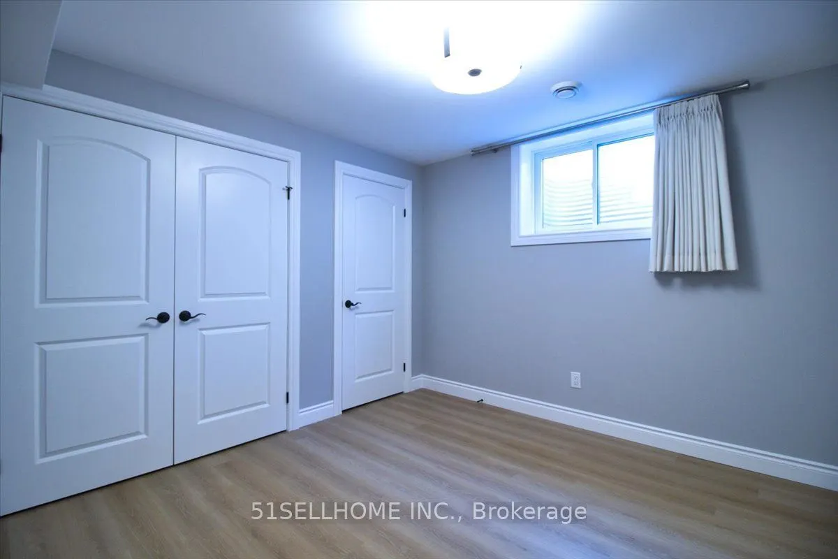 137 Brighton Place W