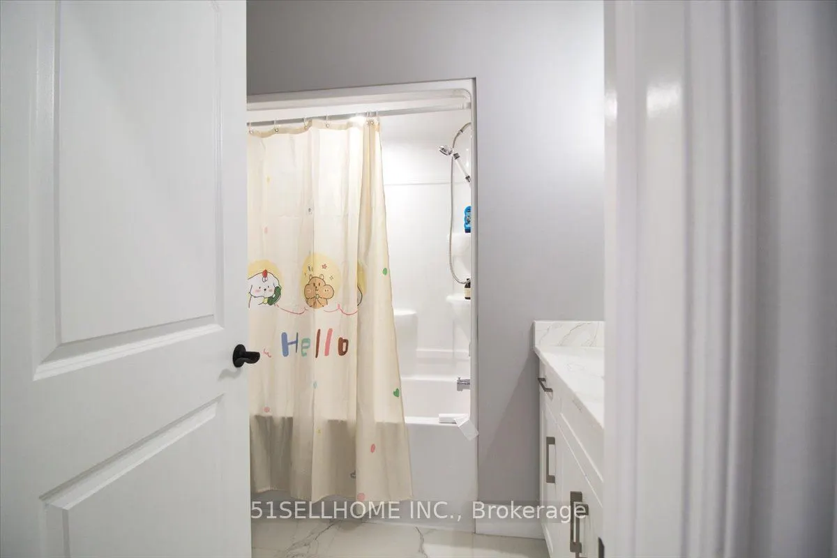 137 Brighton Place W