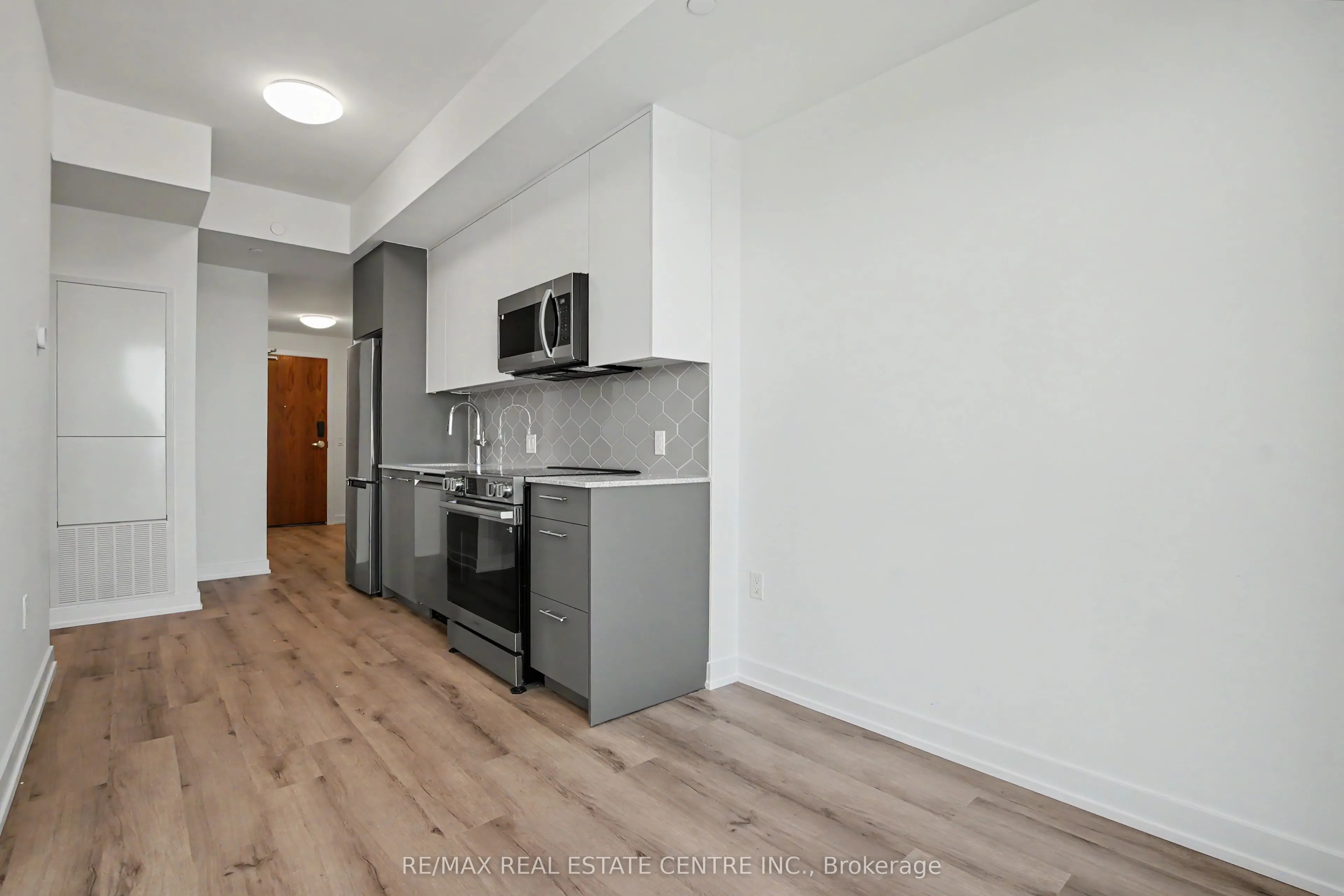 30 Francis Street S #3813