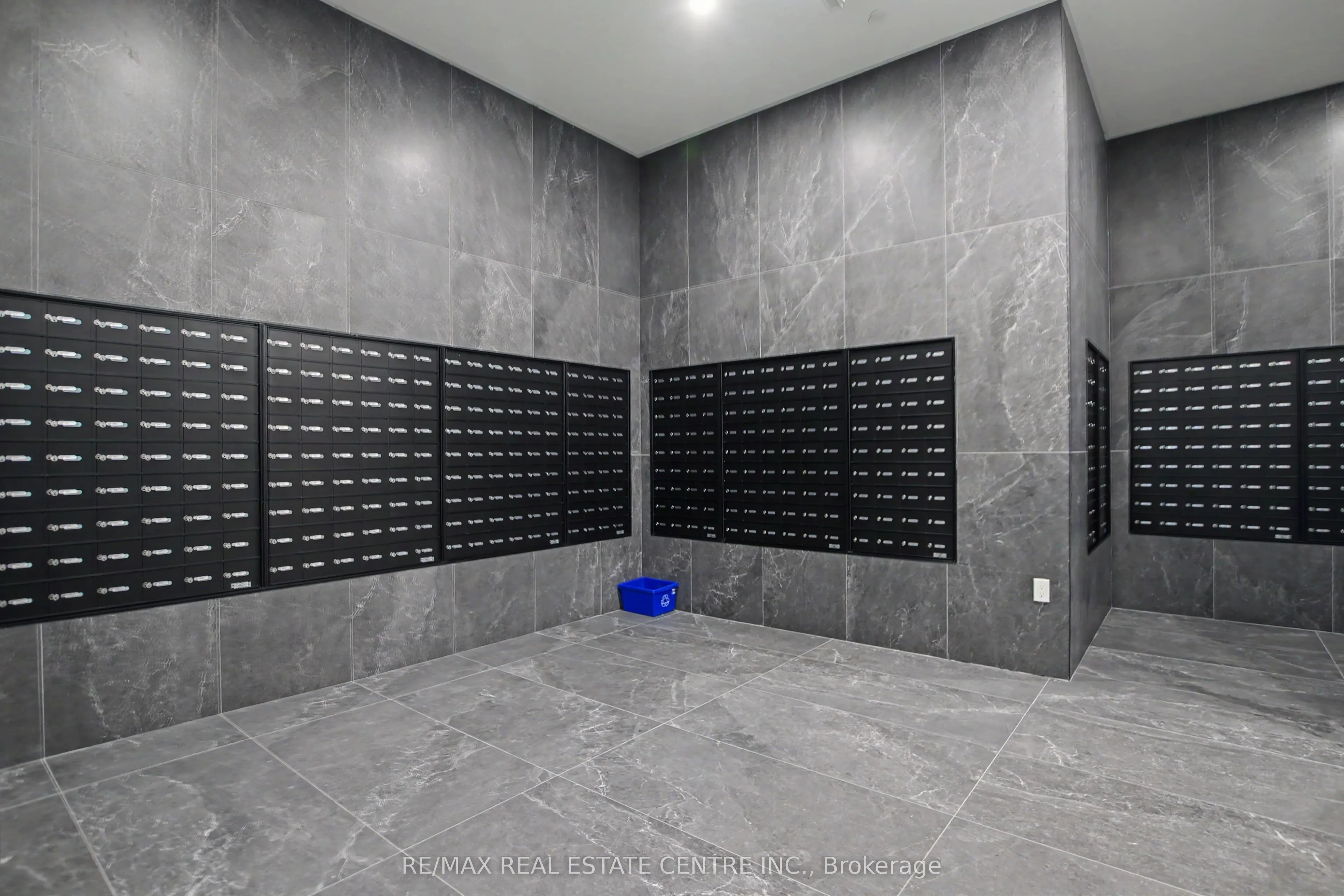 30 Francis Street S #3813