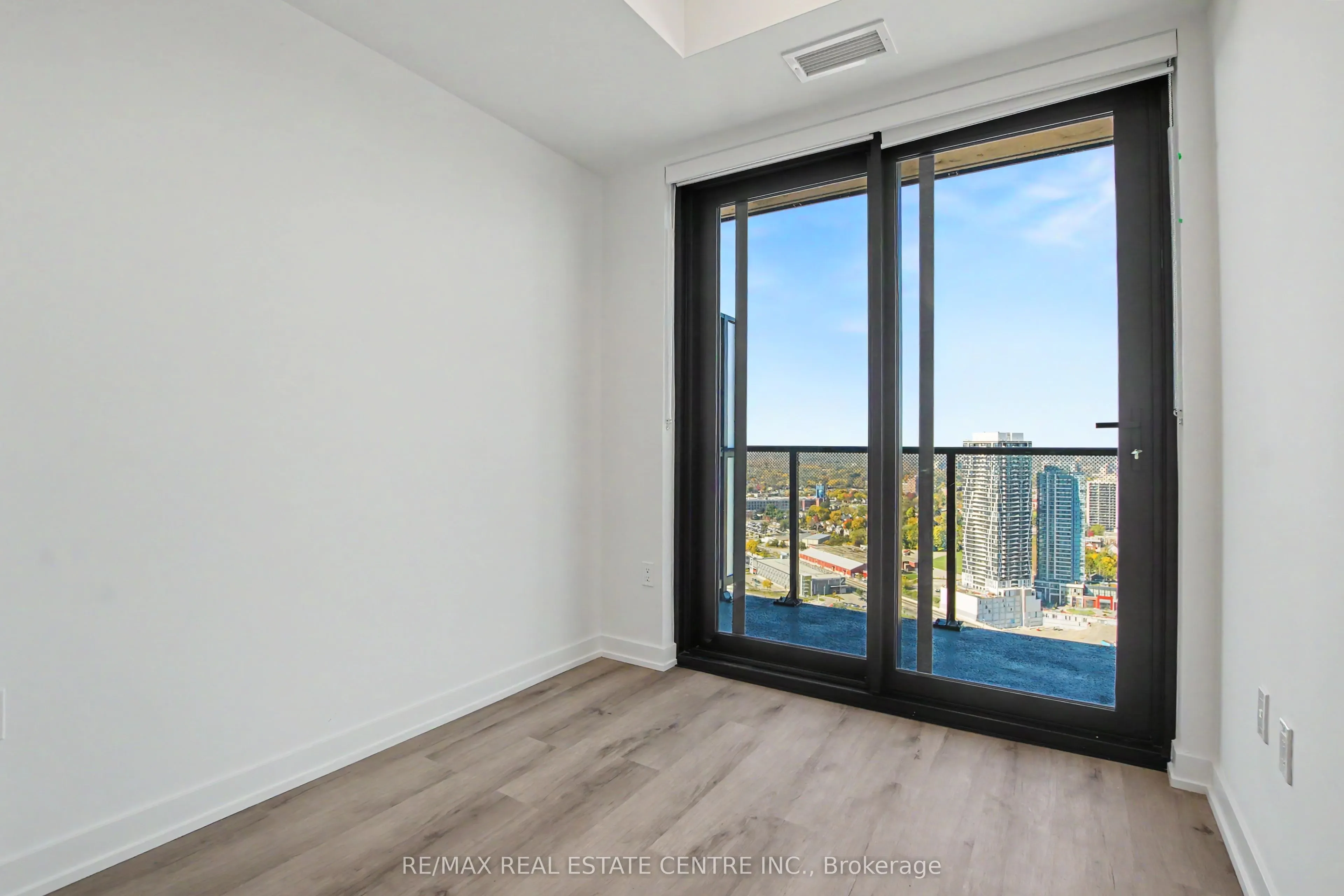 30 Francis Street S #3813