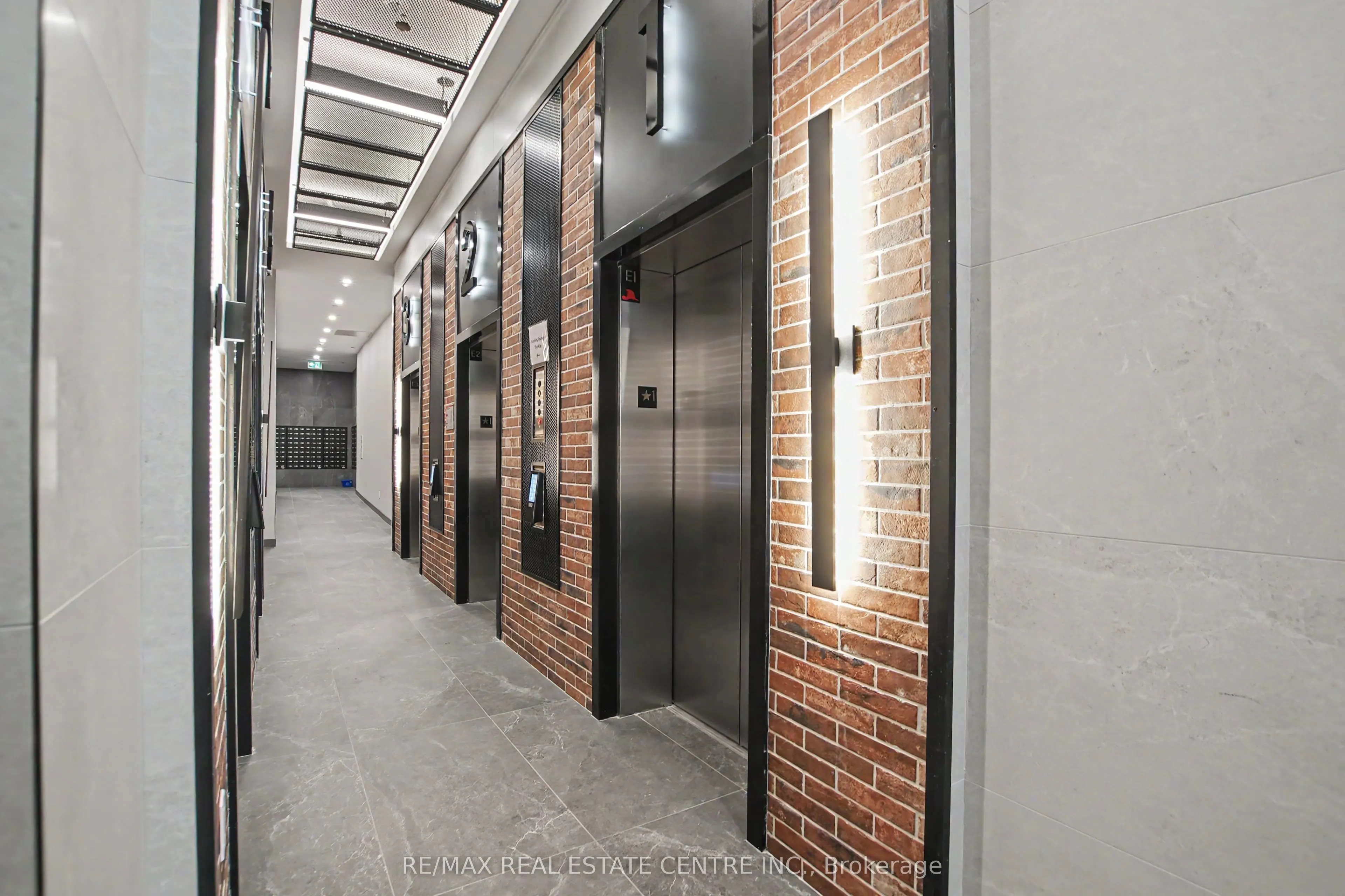 30 Francis Street S #3813