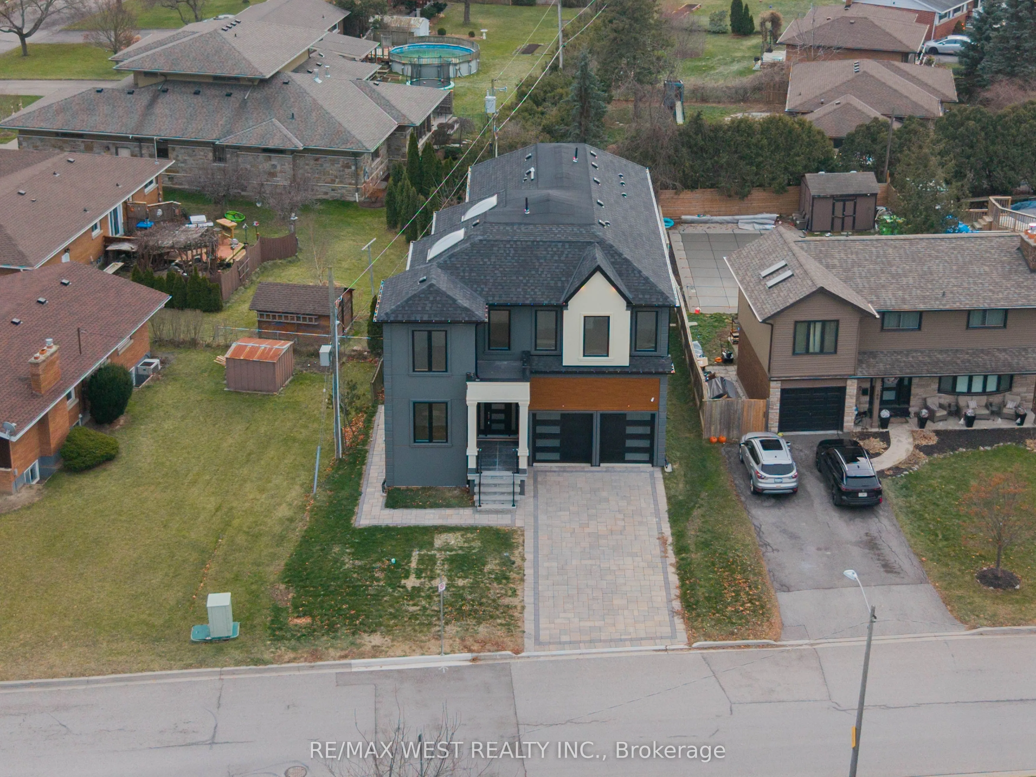 185 Riverview Boulevard