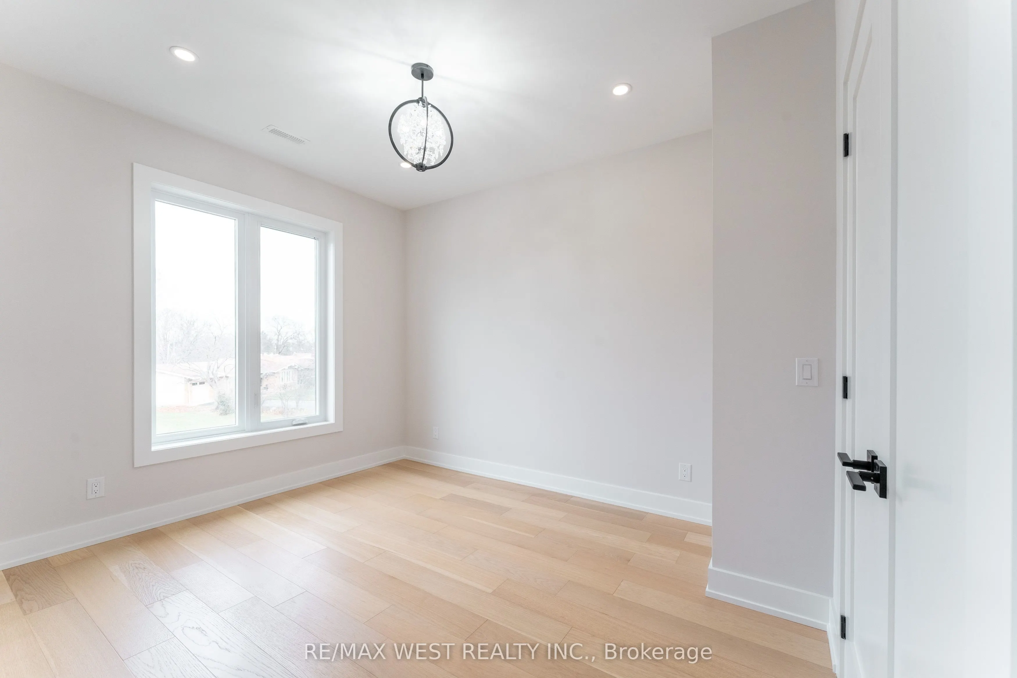 185 Riverview Boulevard