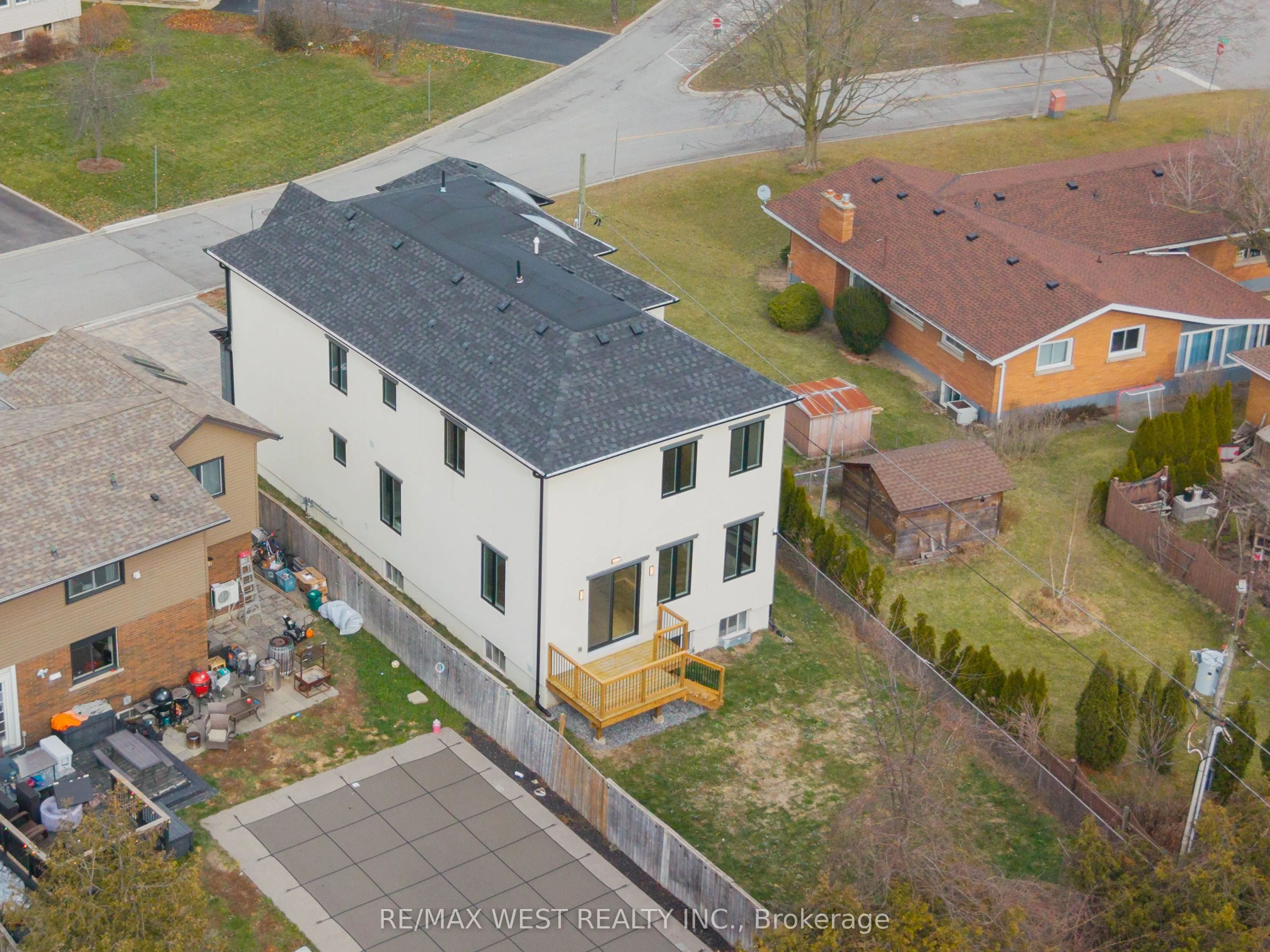 185 Riverview Boulevard