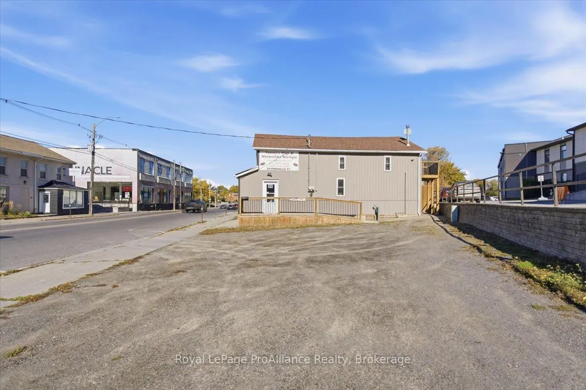 291 Pinnacle Street
