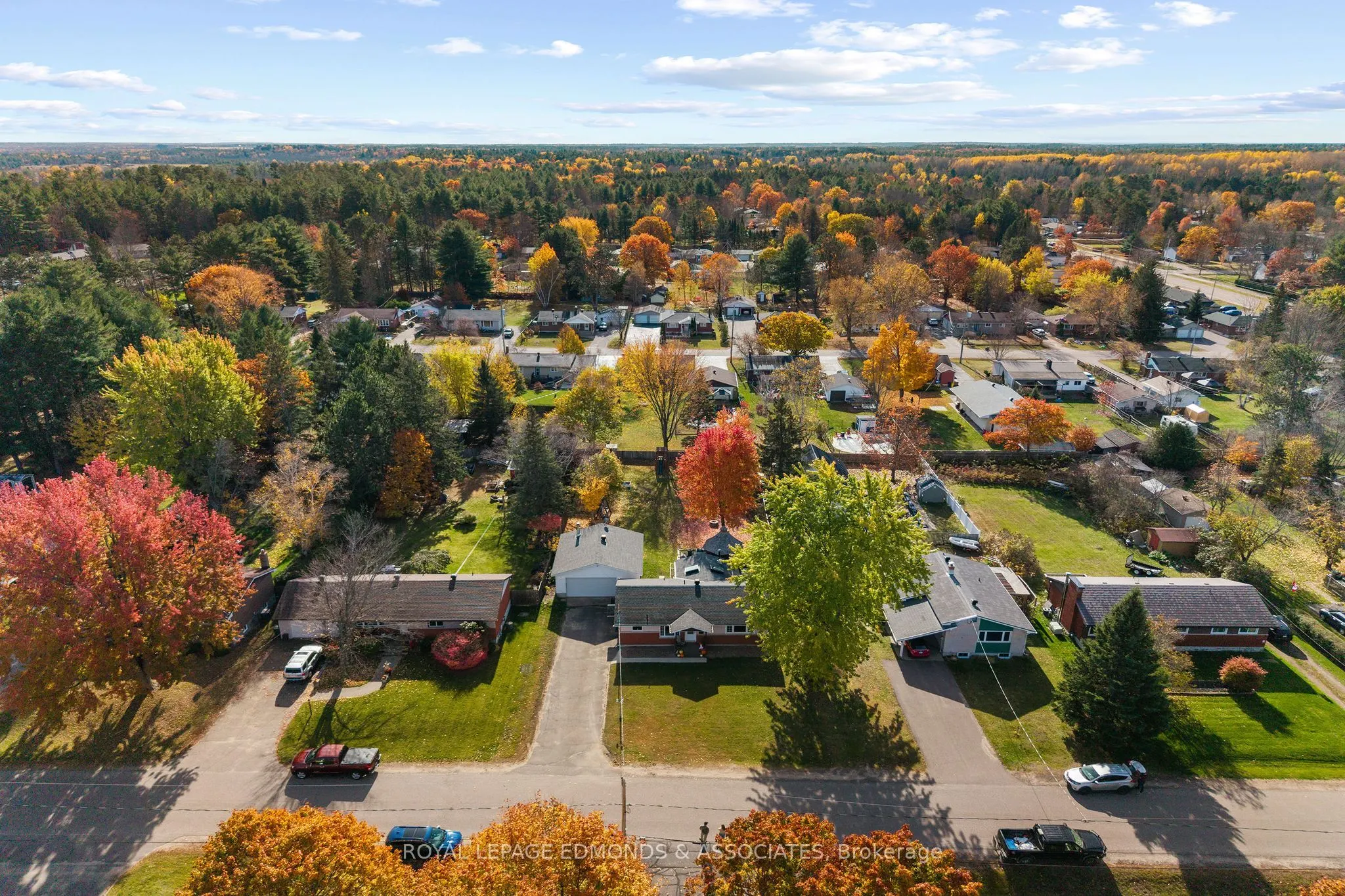 10 Sunset Crescent
