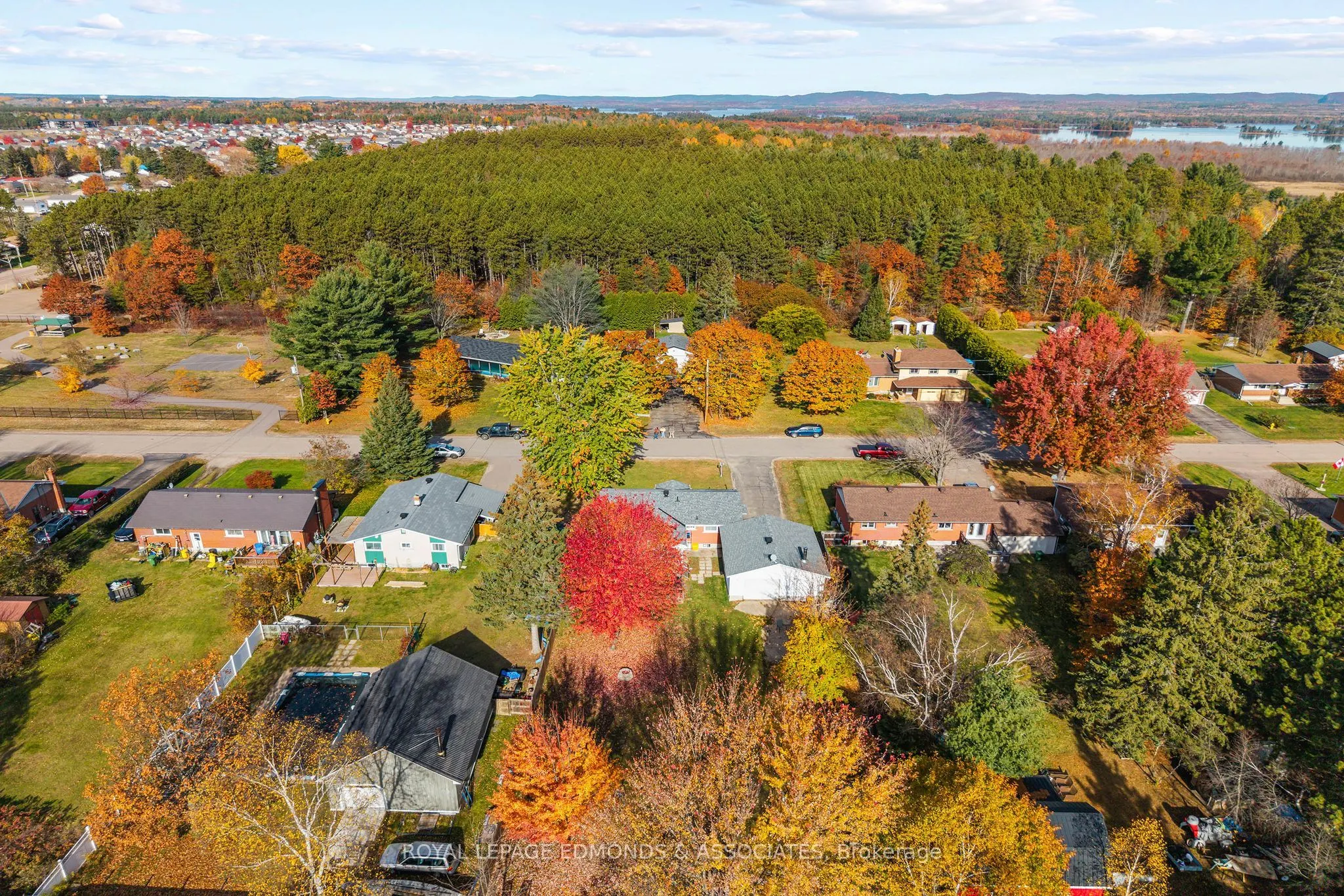 10 Sunset Crescent