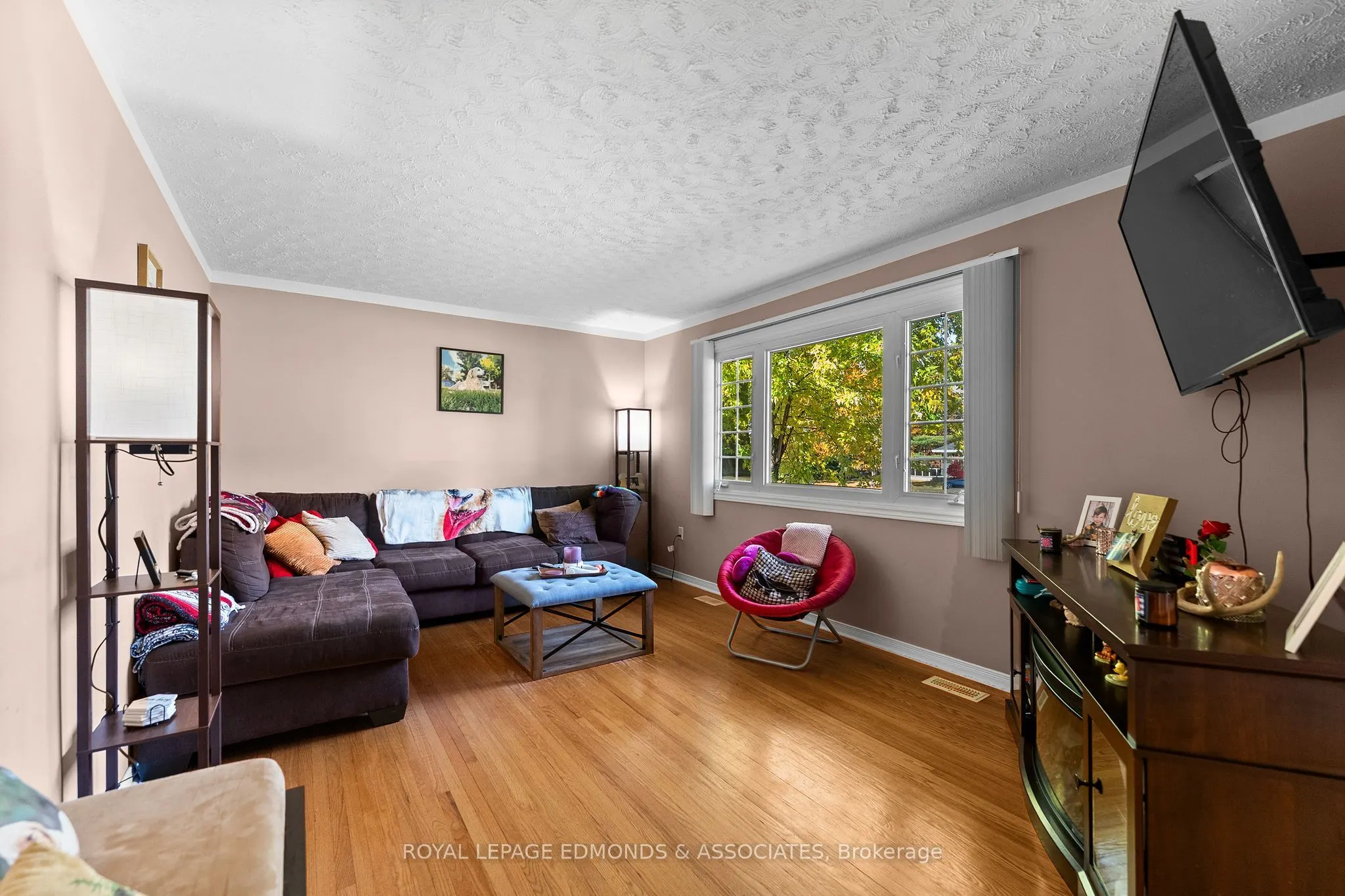 10 Sunset Crescent