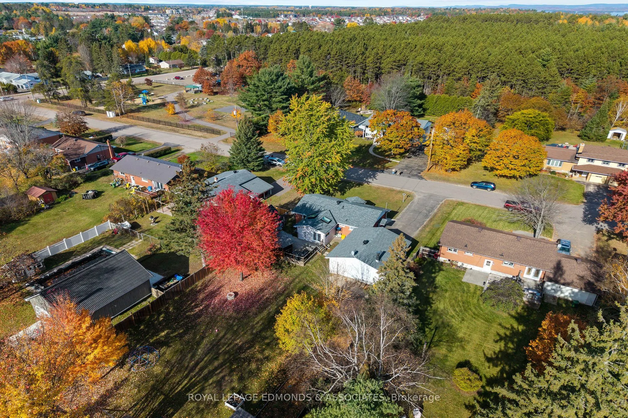10 Sunset Crescent