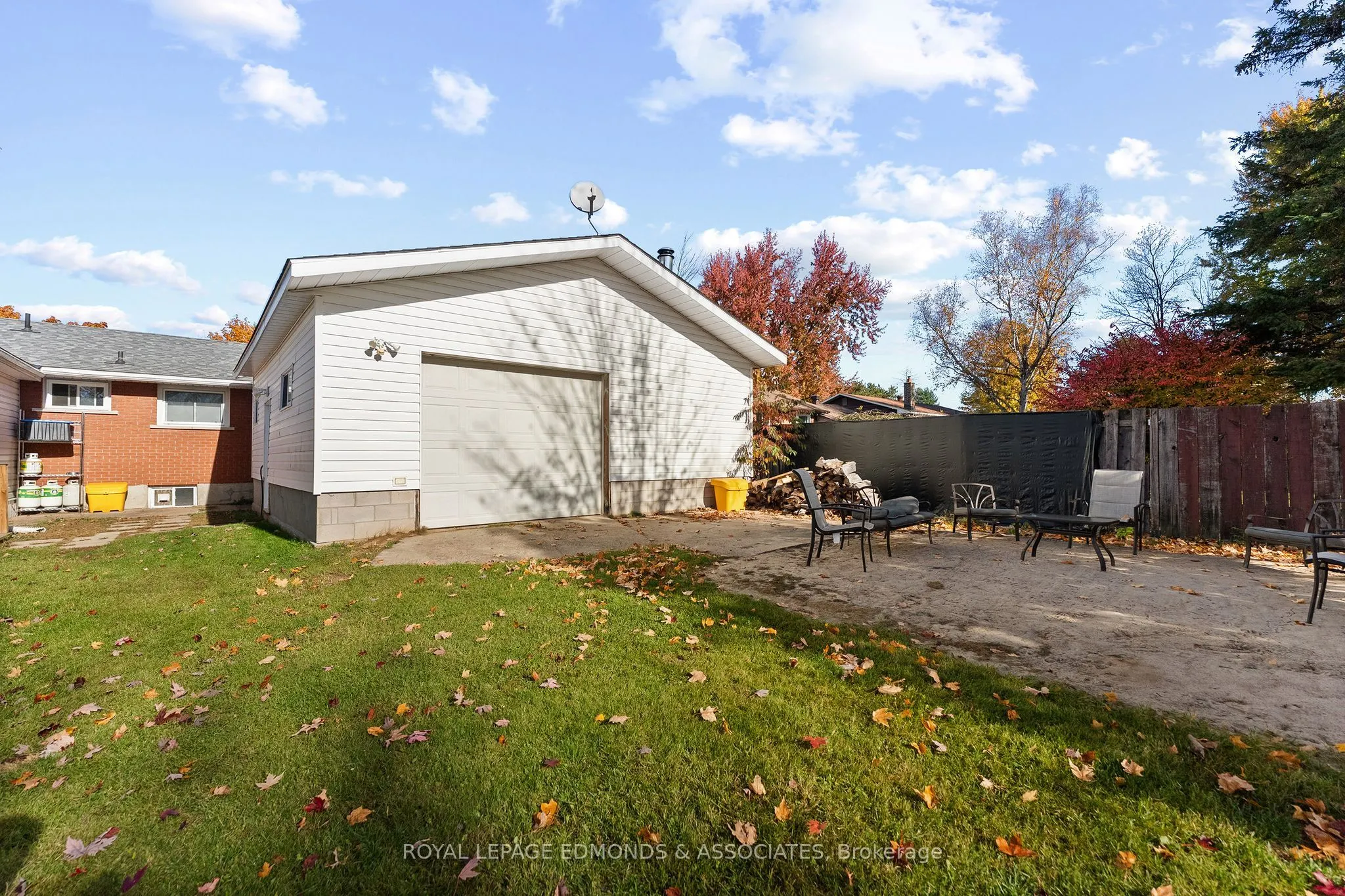 10 Sunset Crescent