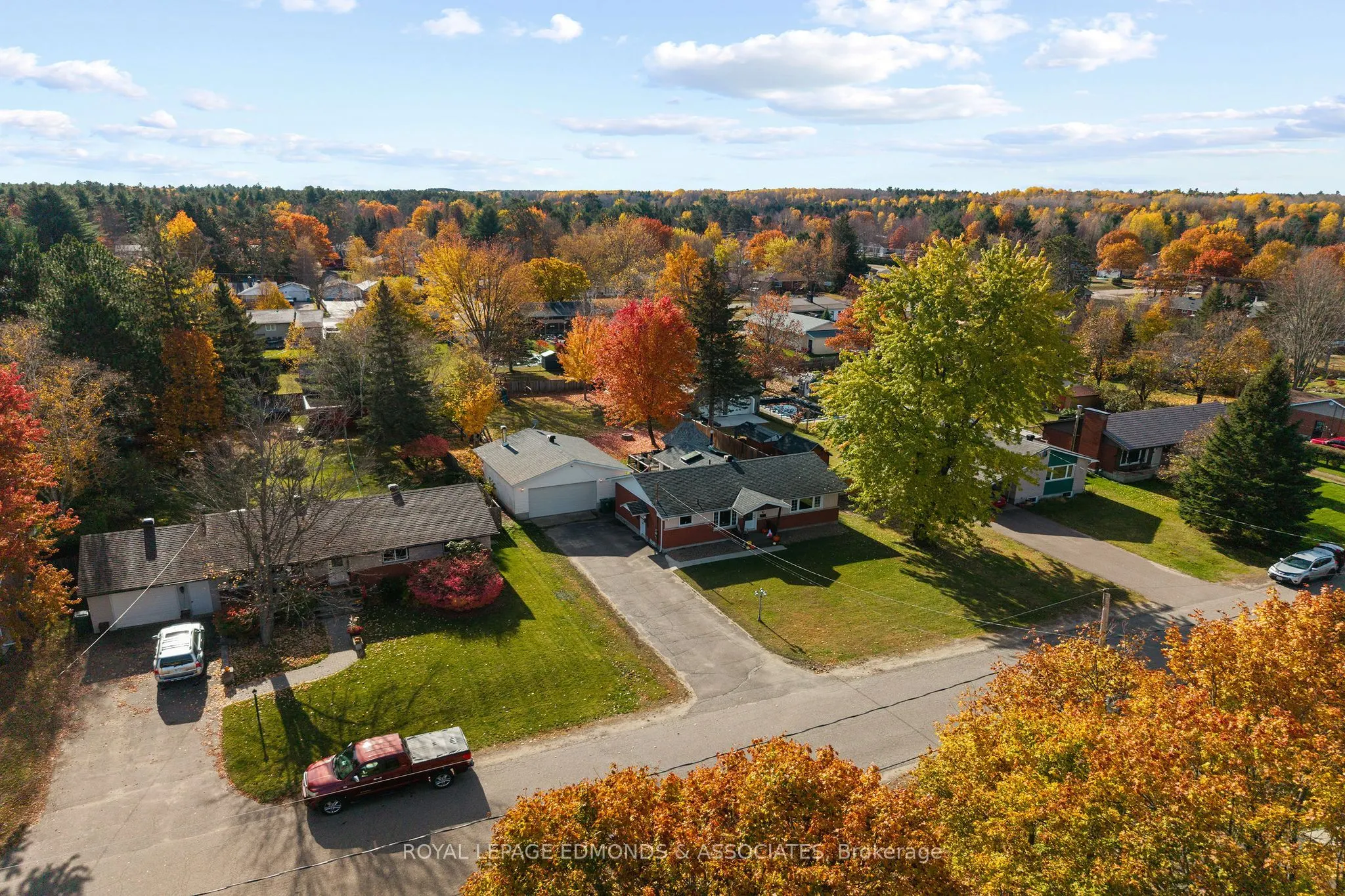 10 Sunset Crescent