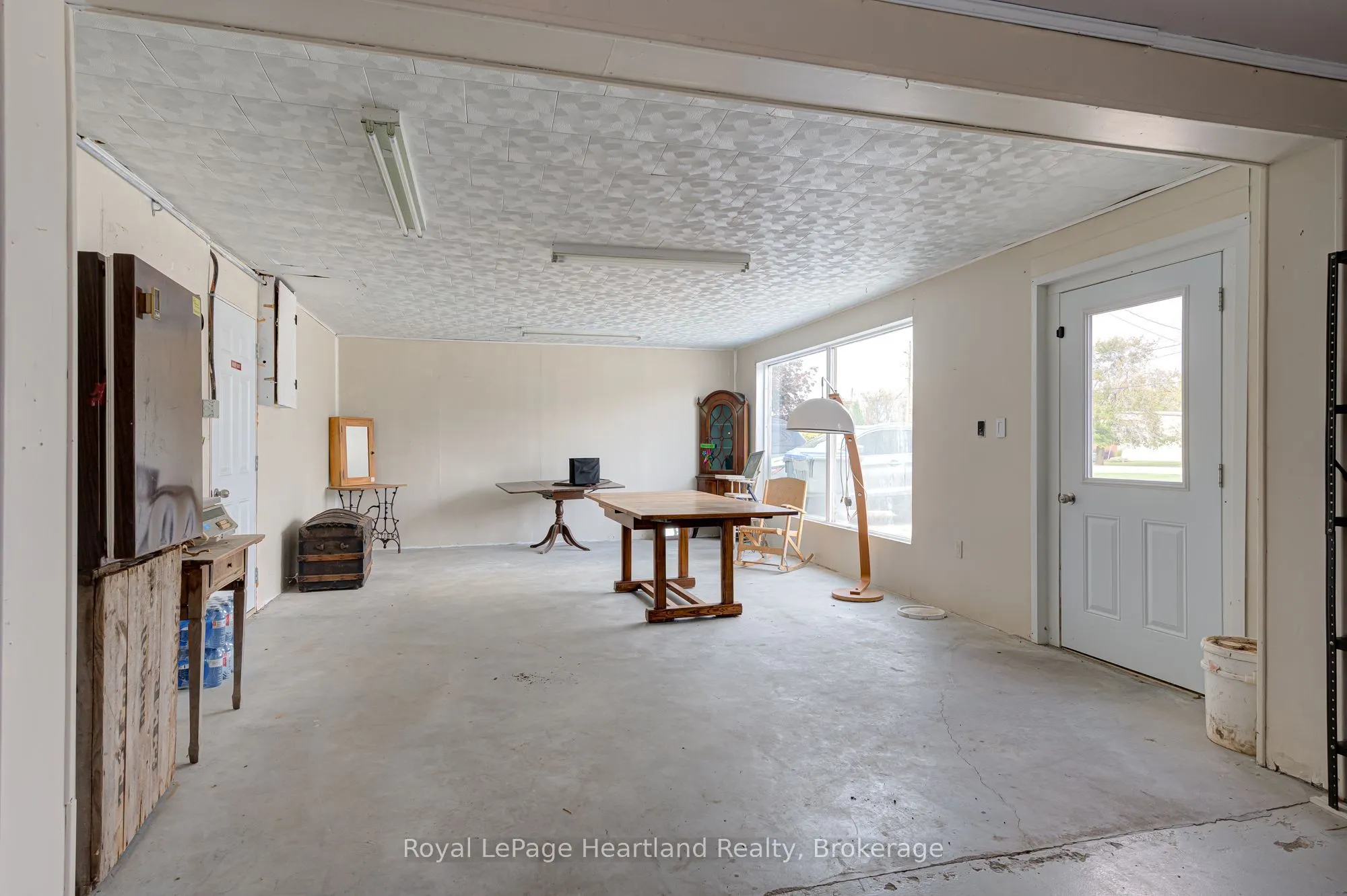 160 Huron Road