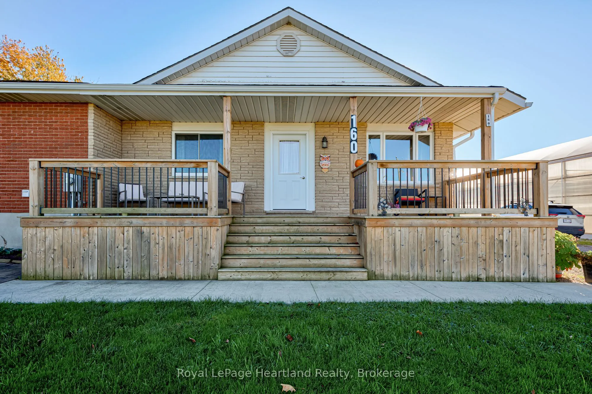 160 Huron Road