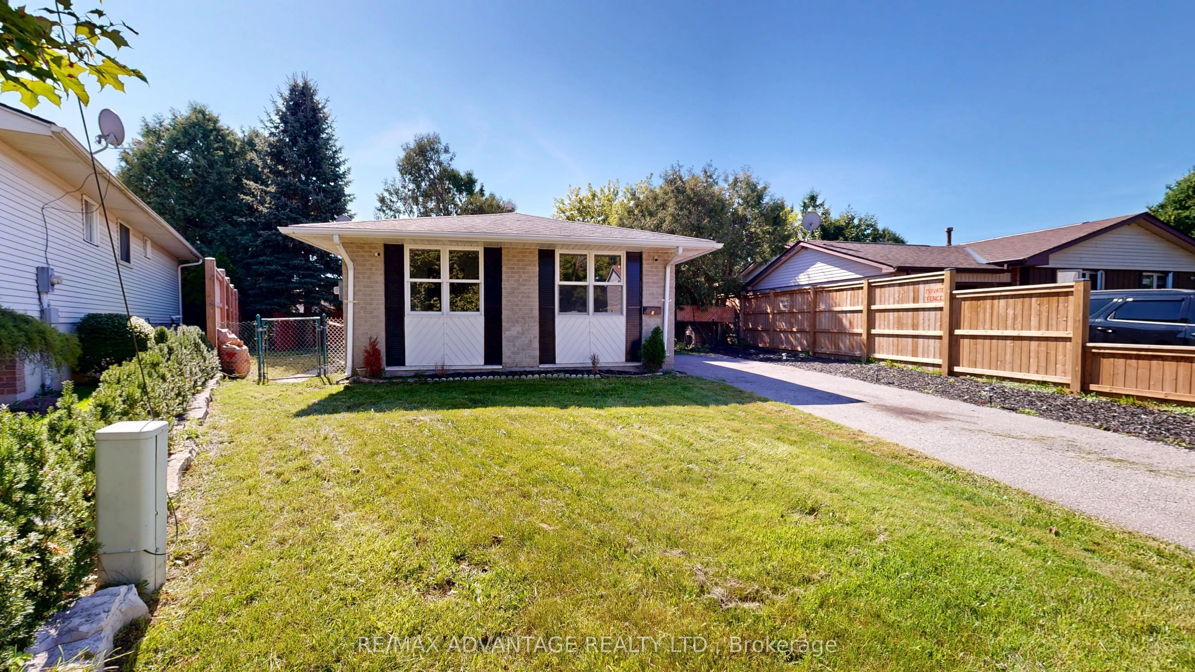 9 Camelot Crescent