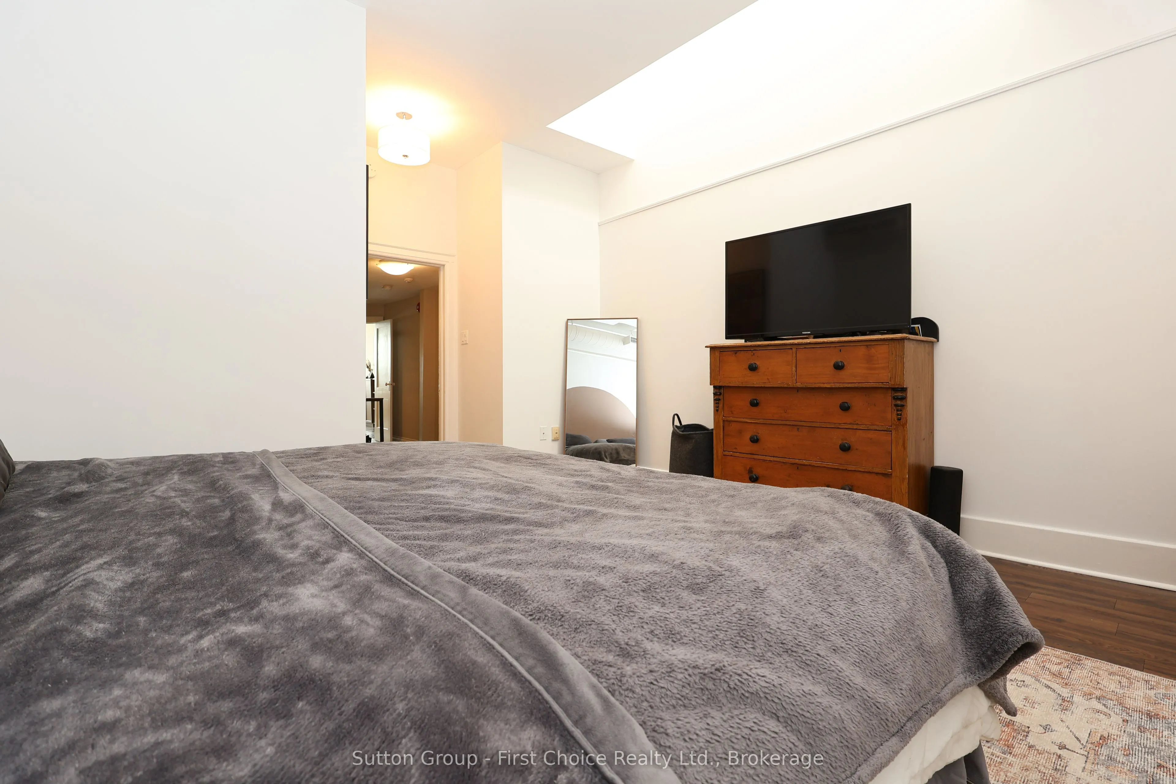 80 Ontario Street #2