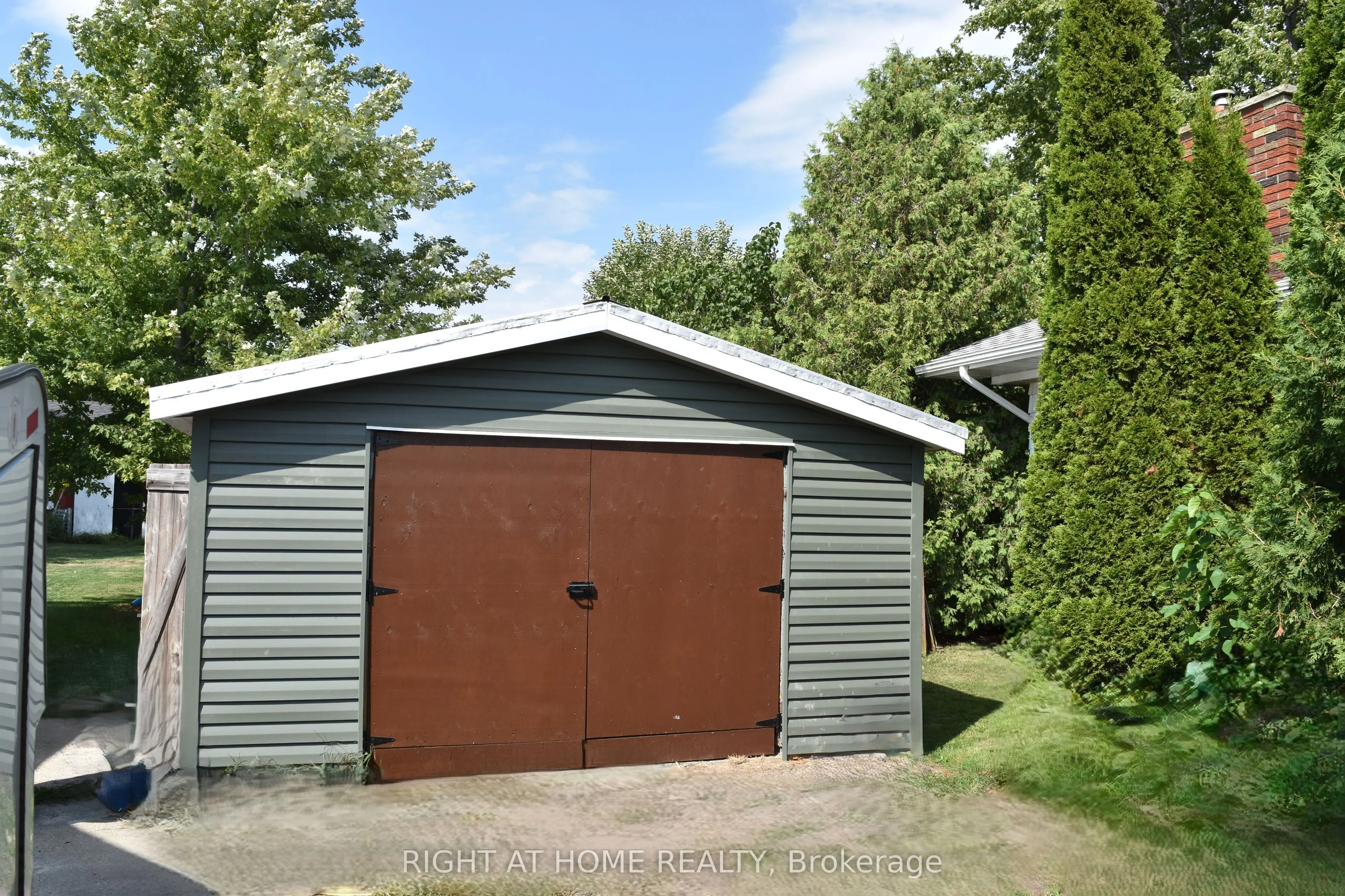 7231 Baseline Road E