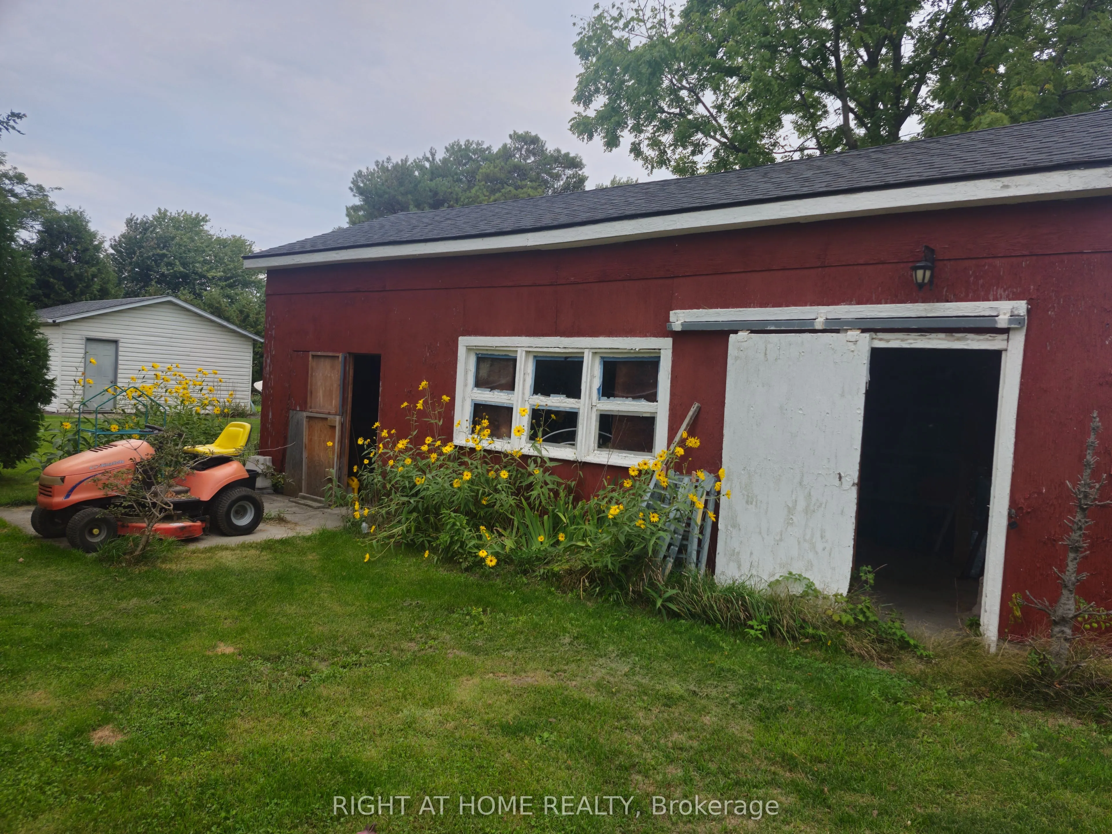 7231 Baseline Road E