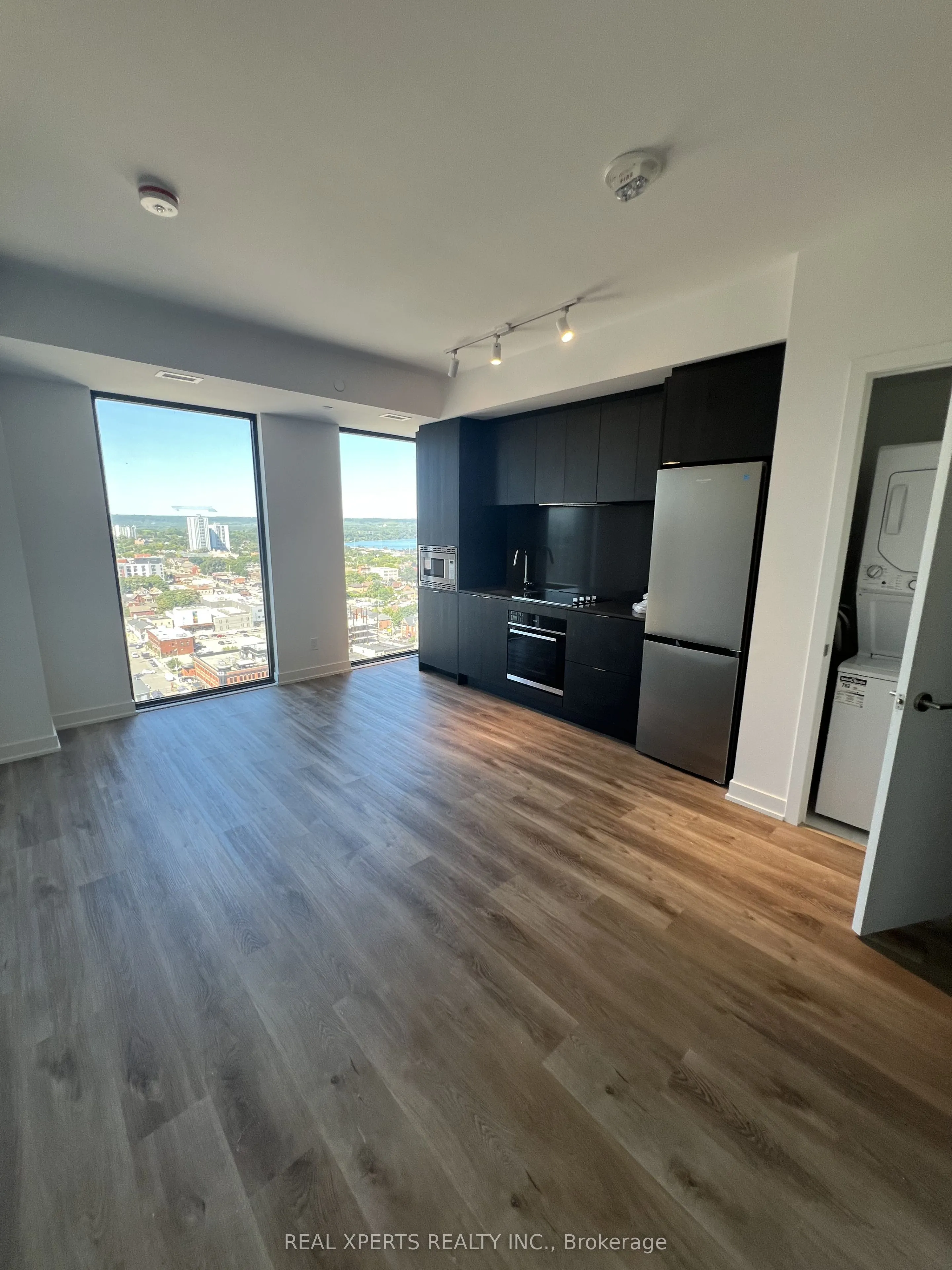 91 John Street N #2107