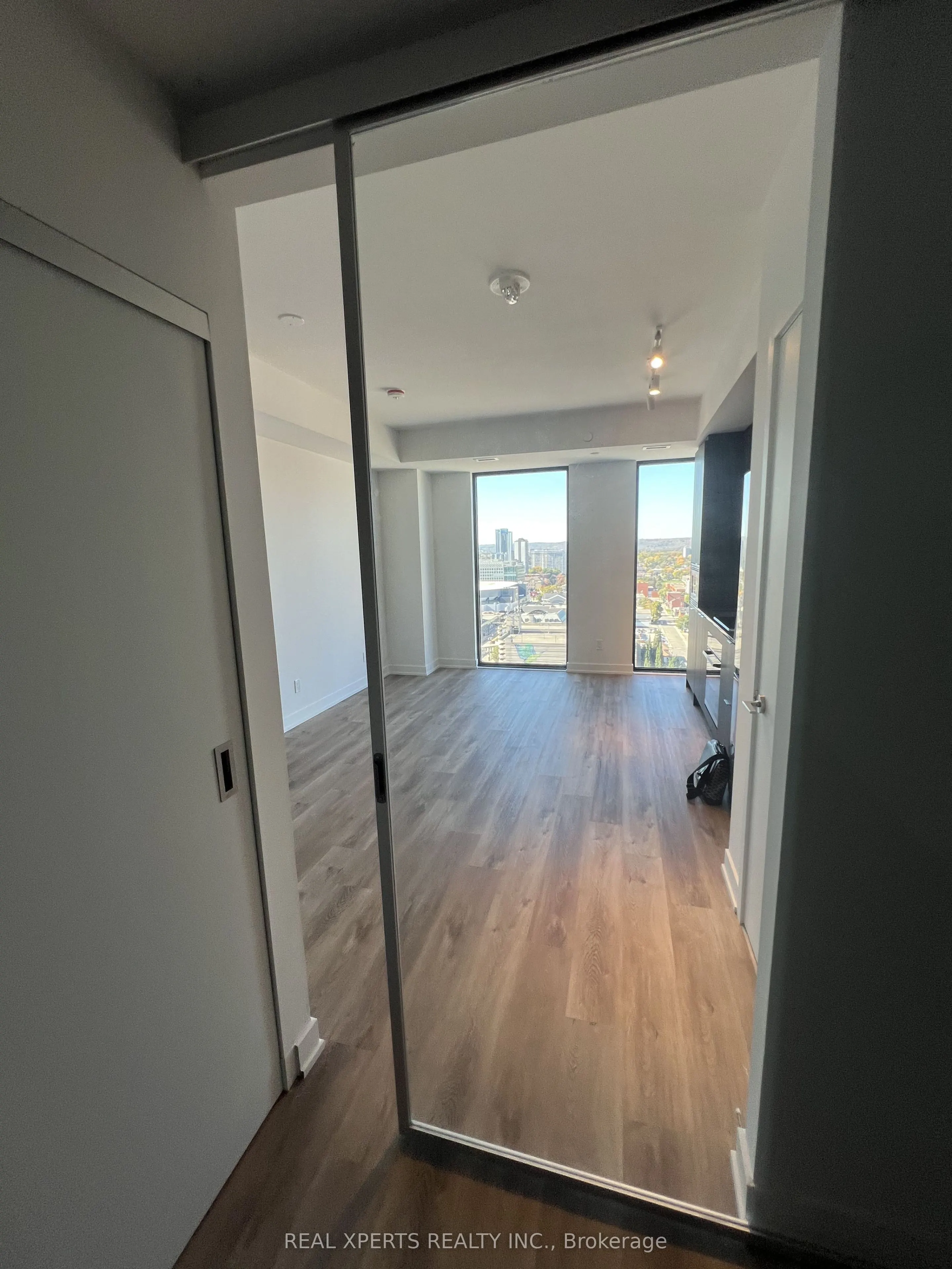 91 John Street N #2107