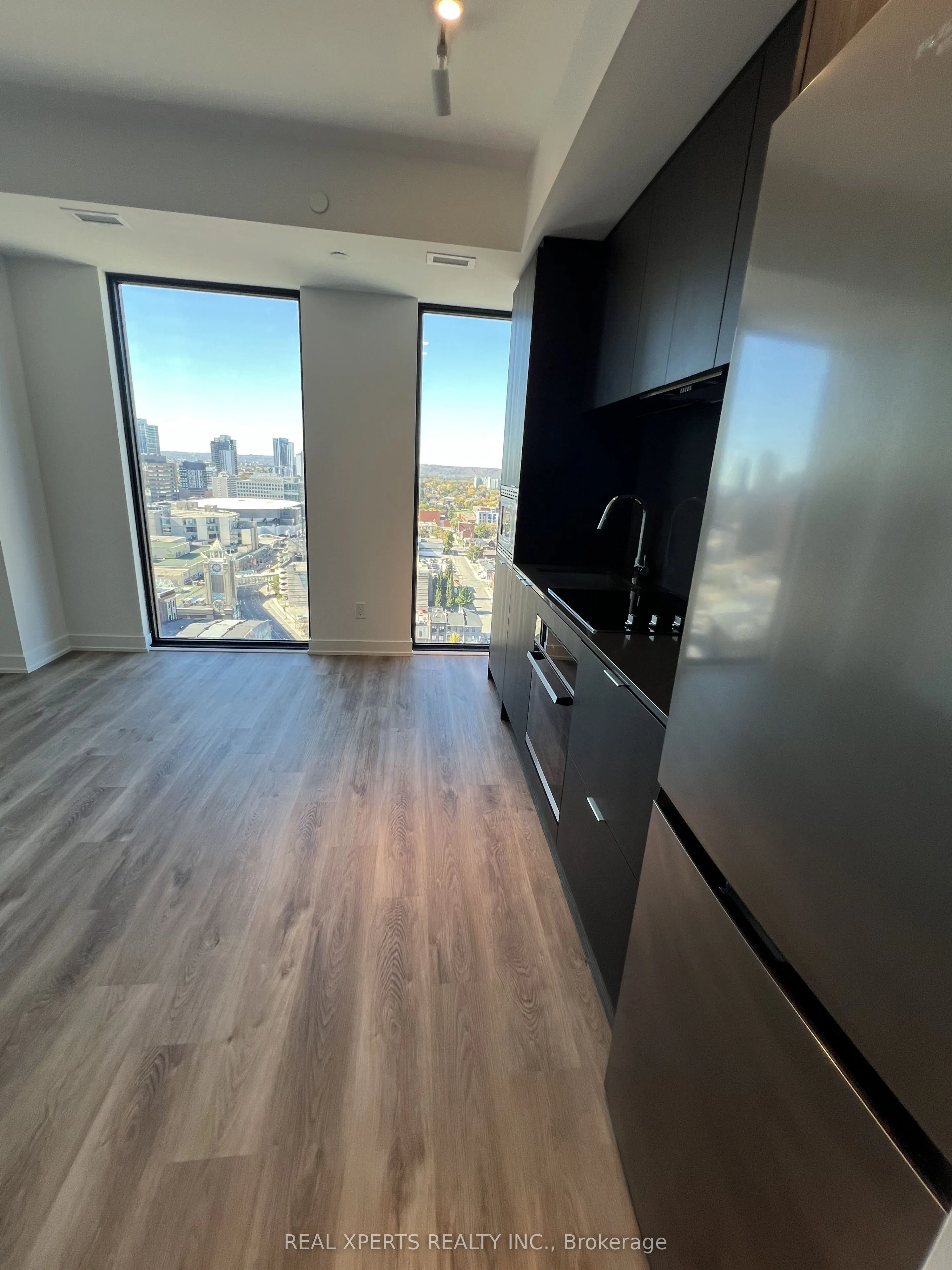 91 John Street N #2107